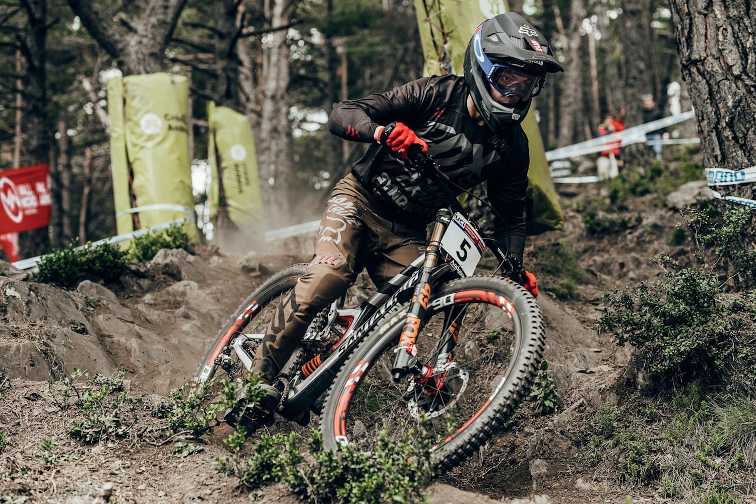 Vallnord DH World Cup 2017 Qualifying results video
