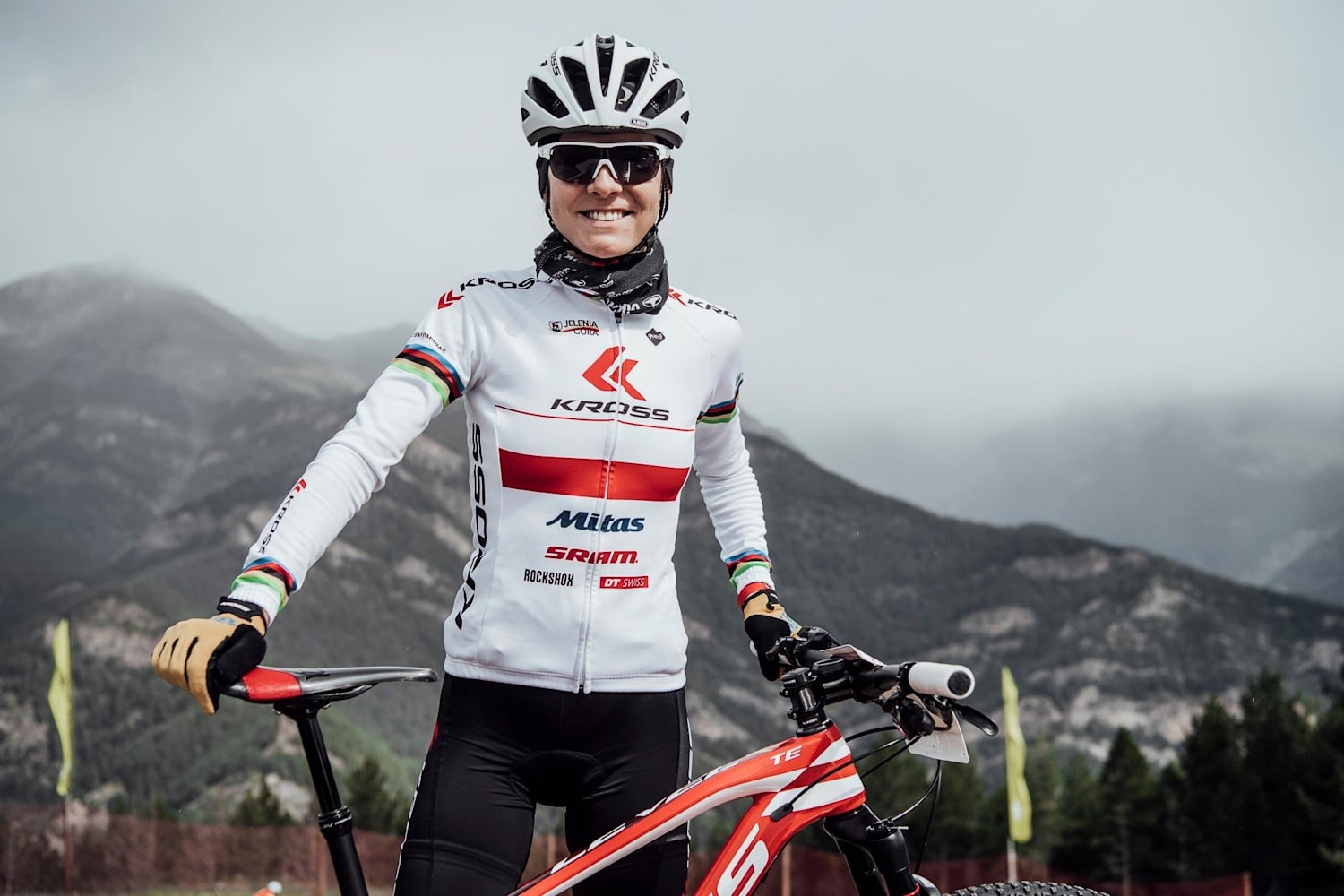 close-up-of-xco-racer-maja-