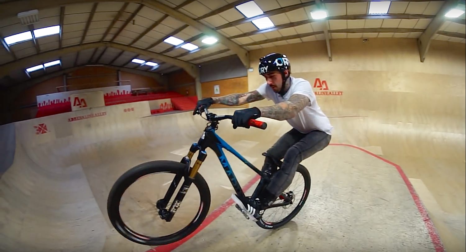 Harry Main se pasa al Mountain Bike