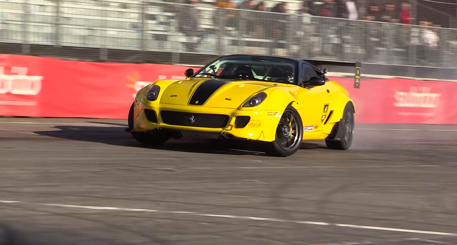 ドリフト仕様のFerrari 599が放つエキゾーストサウンド！