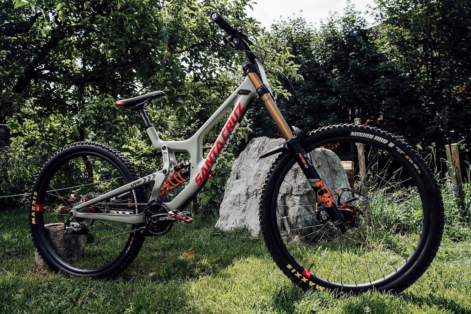 Luca Shaw bike check Santa Cruz V10 29er