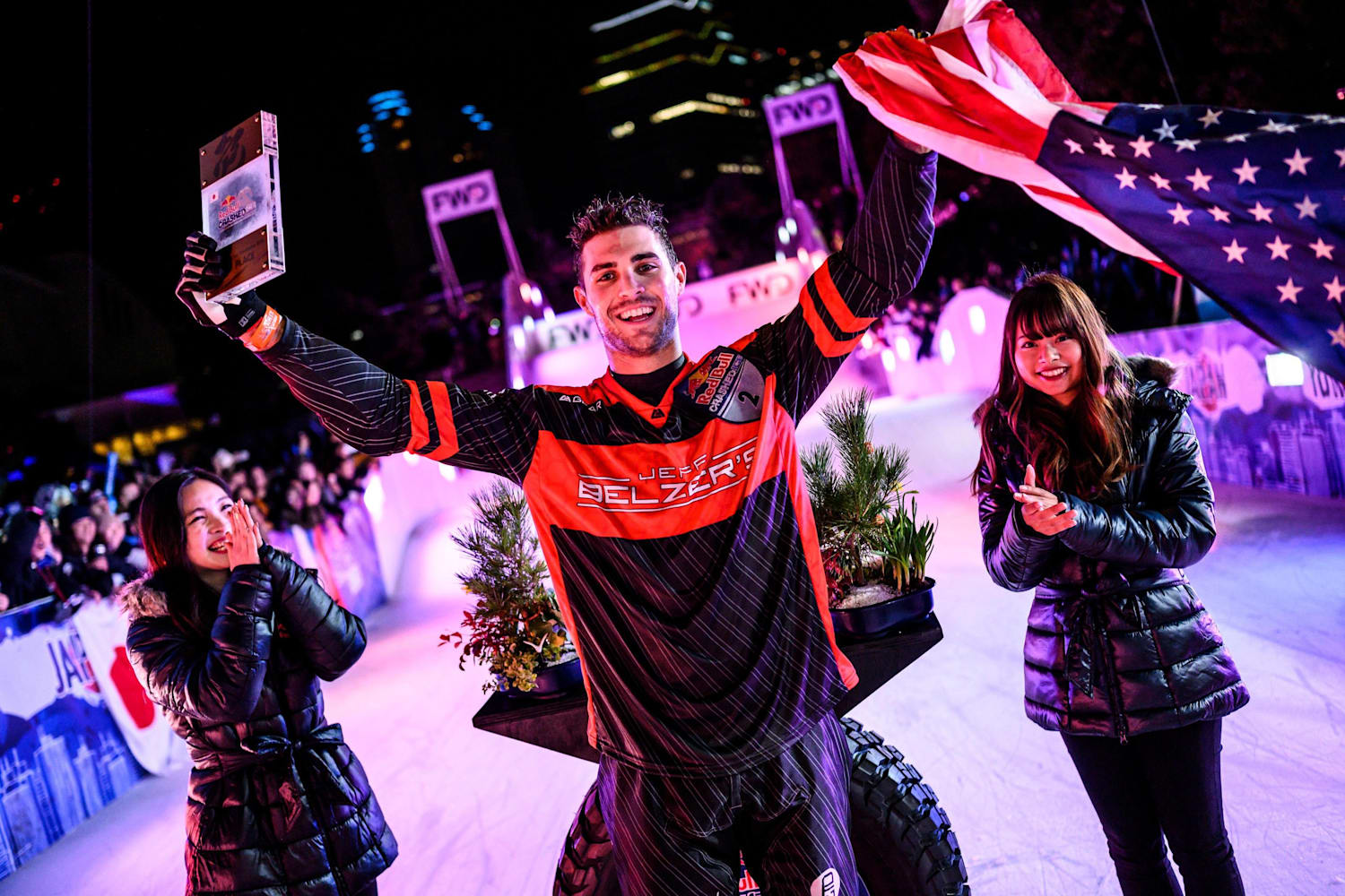 希少　寅壱　RED BULL CRASHED ICE YOKOHAMAブルゾン 希少 寅壱 RED BULL CRASHED ICE YOKOHAMAブルゾン - メルカリ