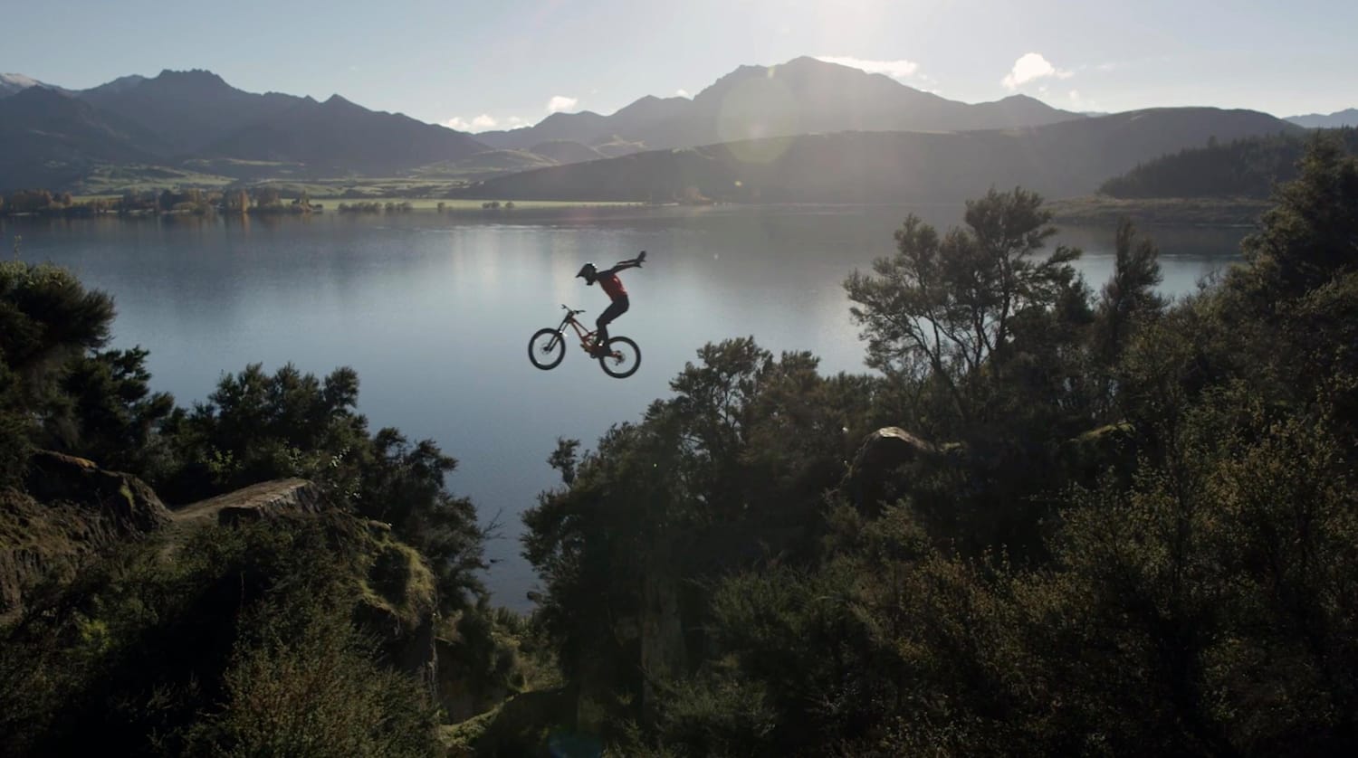 Sound of Speed』：NZフリーライダーのビッグジャンプ！ | MTB | 映像