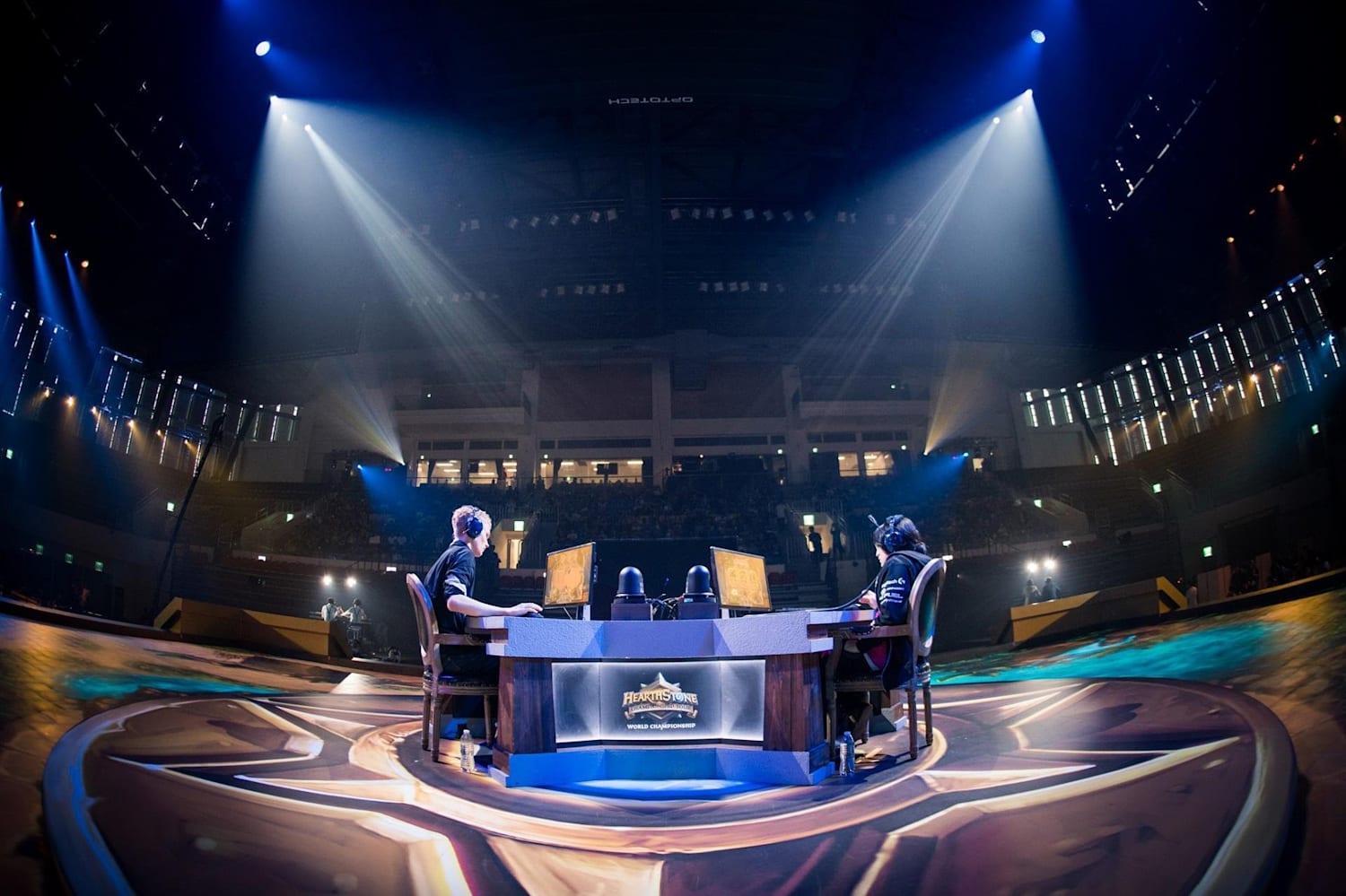 ハースストーン』：esportsタイトルとしてのリスタート | eスポーツ | レッドブル