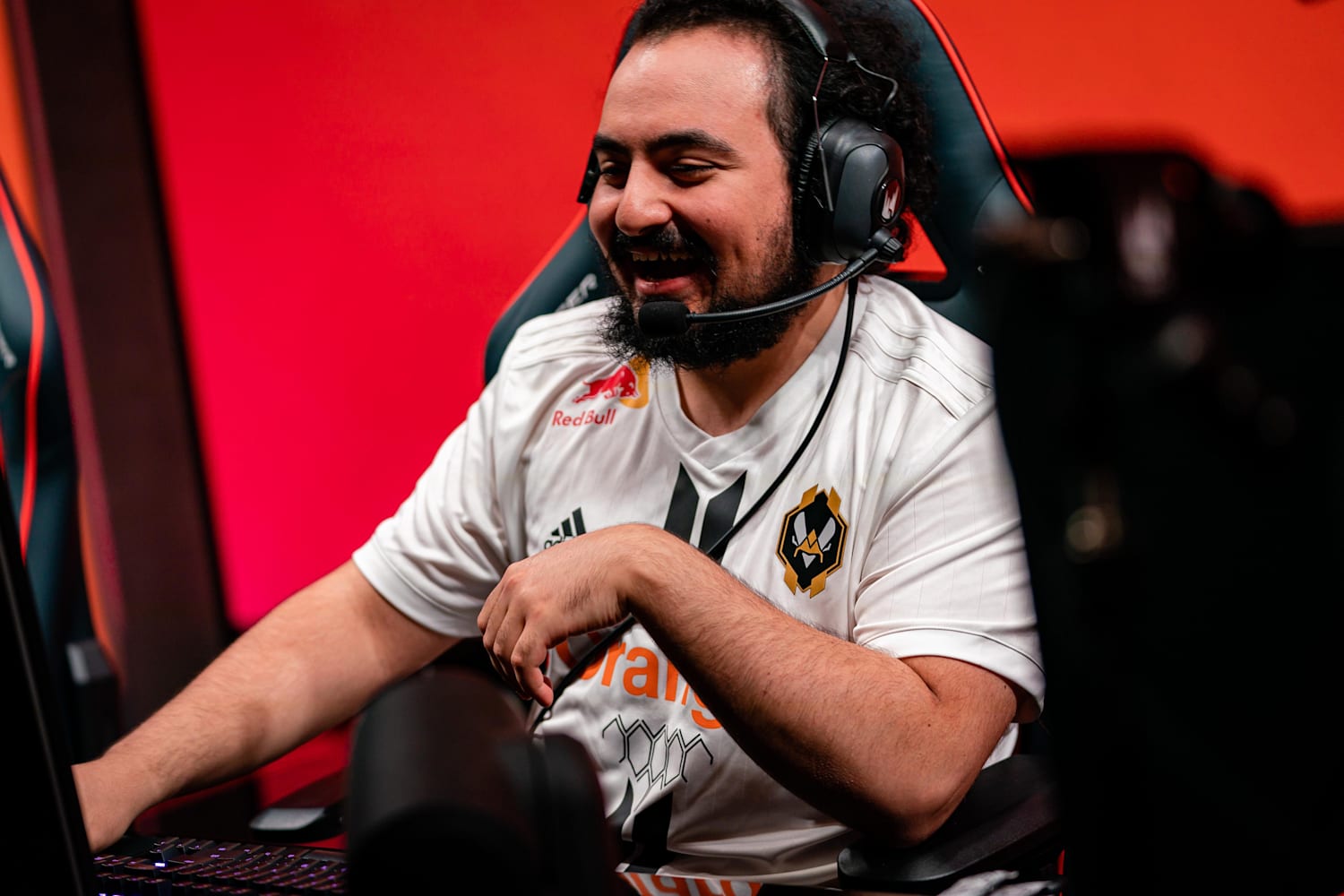 『LoL』：Vitality Jiizukeが教えるミッドレーンの立ち回り | eスポーツ | レッドブル