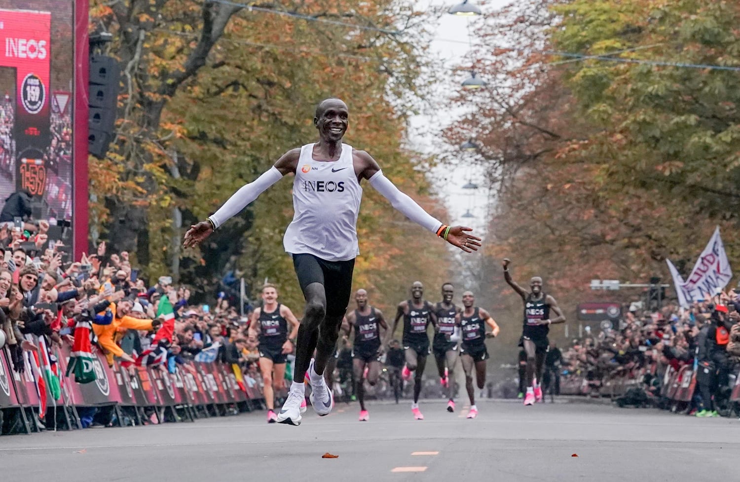 Eliud kipchoge nike breaking2 store