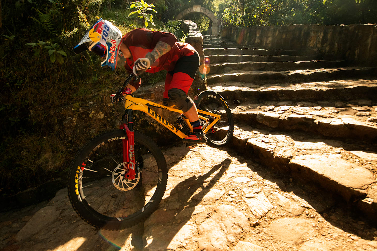 Red Bull Monserrate Cerro Abajo：結果＆ハイライト動画 | マウンテン