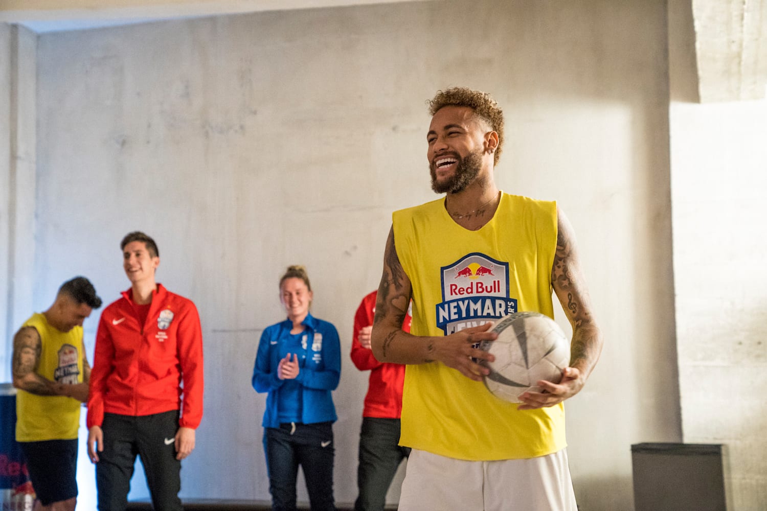Red Bull Neymar Jr's Five 2020：インスタグラムに動画を投稿して