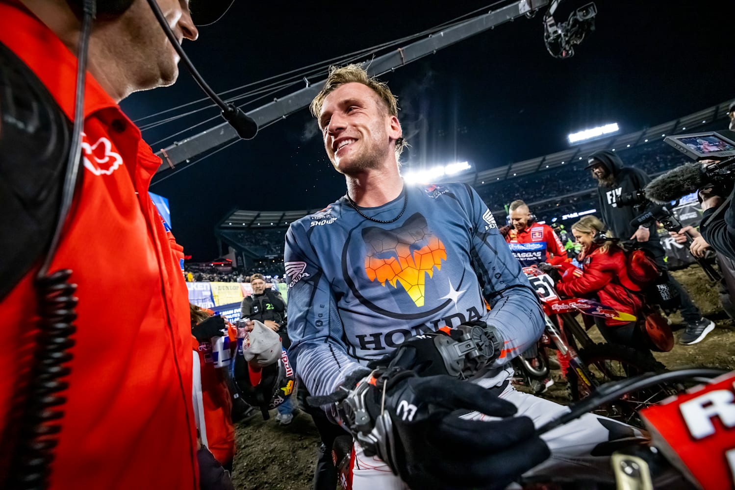 ken-roczen-celebrates-after-