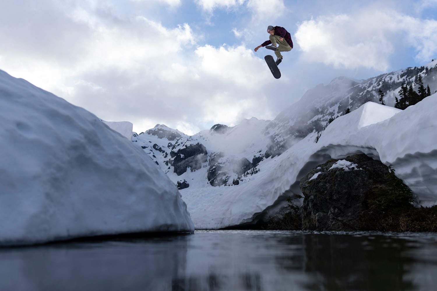 Skate na neve? Ryan Decenzo fez a missão | Red Bull TV