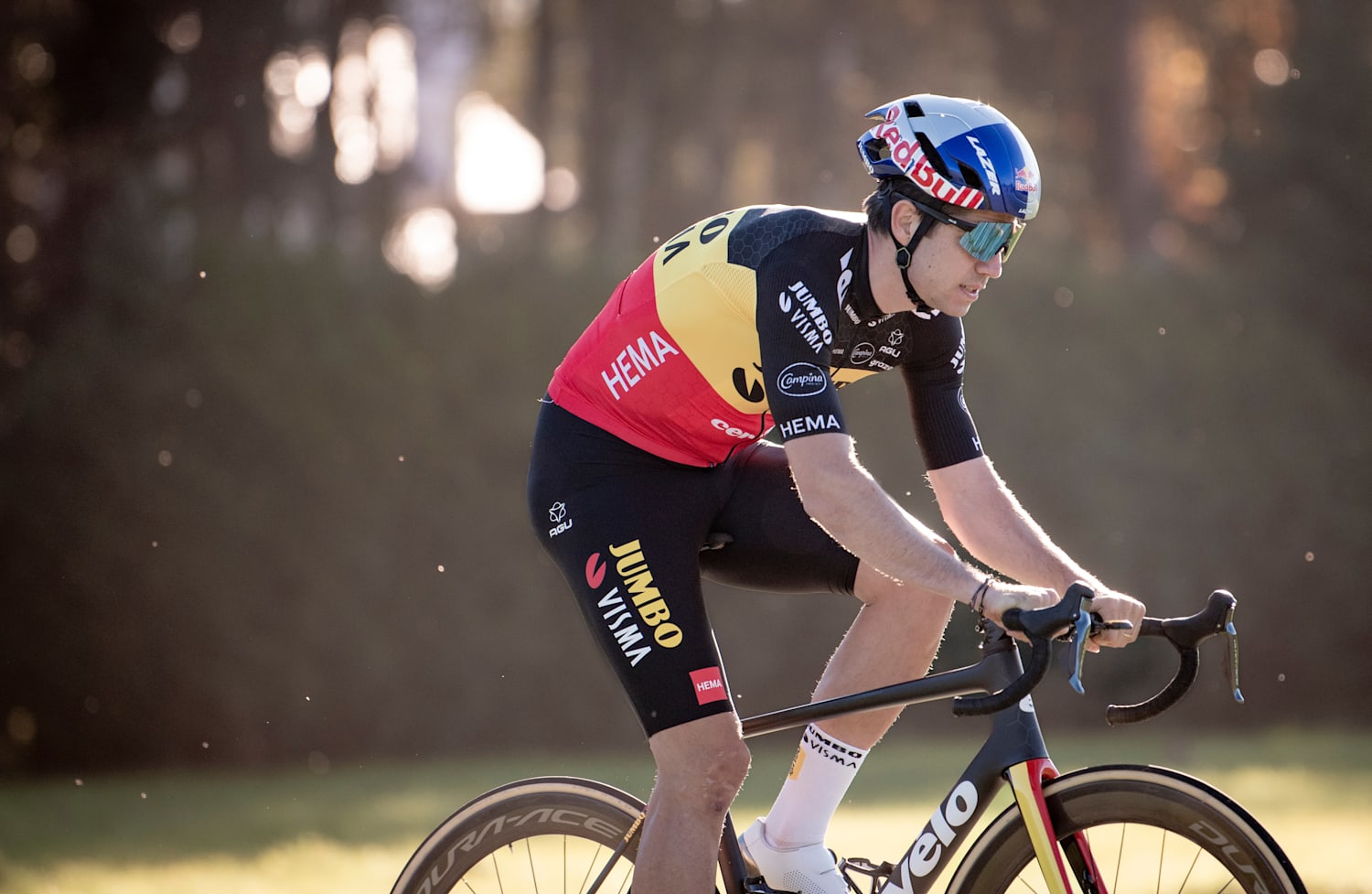 Wout van Aert pret pour la saison 2022 de velo de route