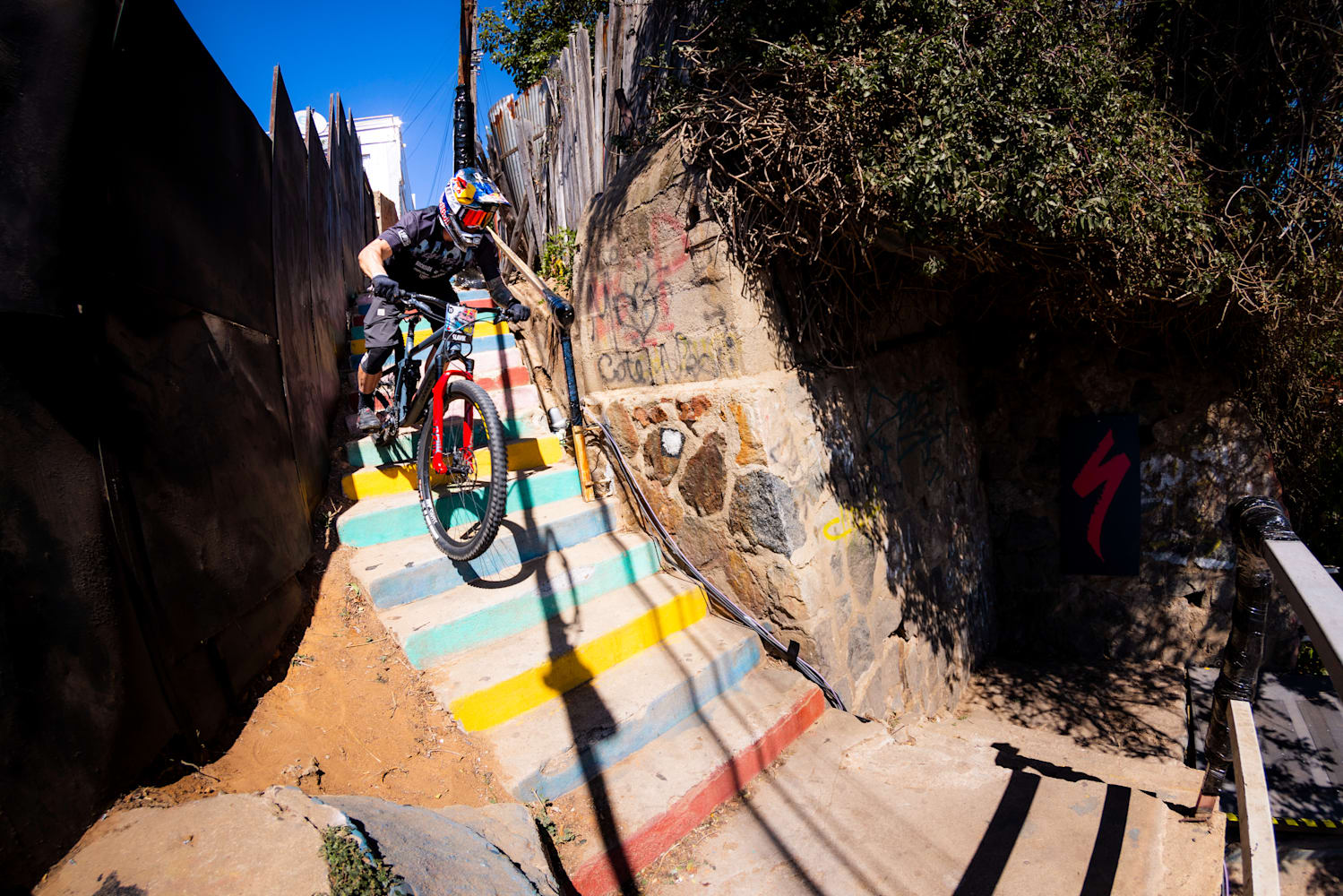 Red Bull Cerro Abajo】：マウンテンバイク・アーバンダウンヒル
