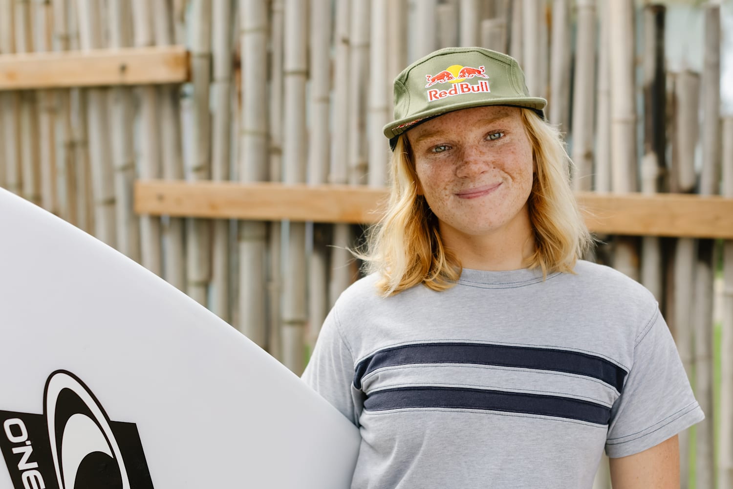 Caitlin Simmers: Surfing – Red Bull Athlete Profile