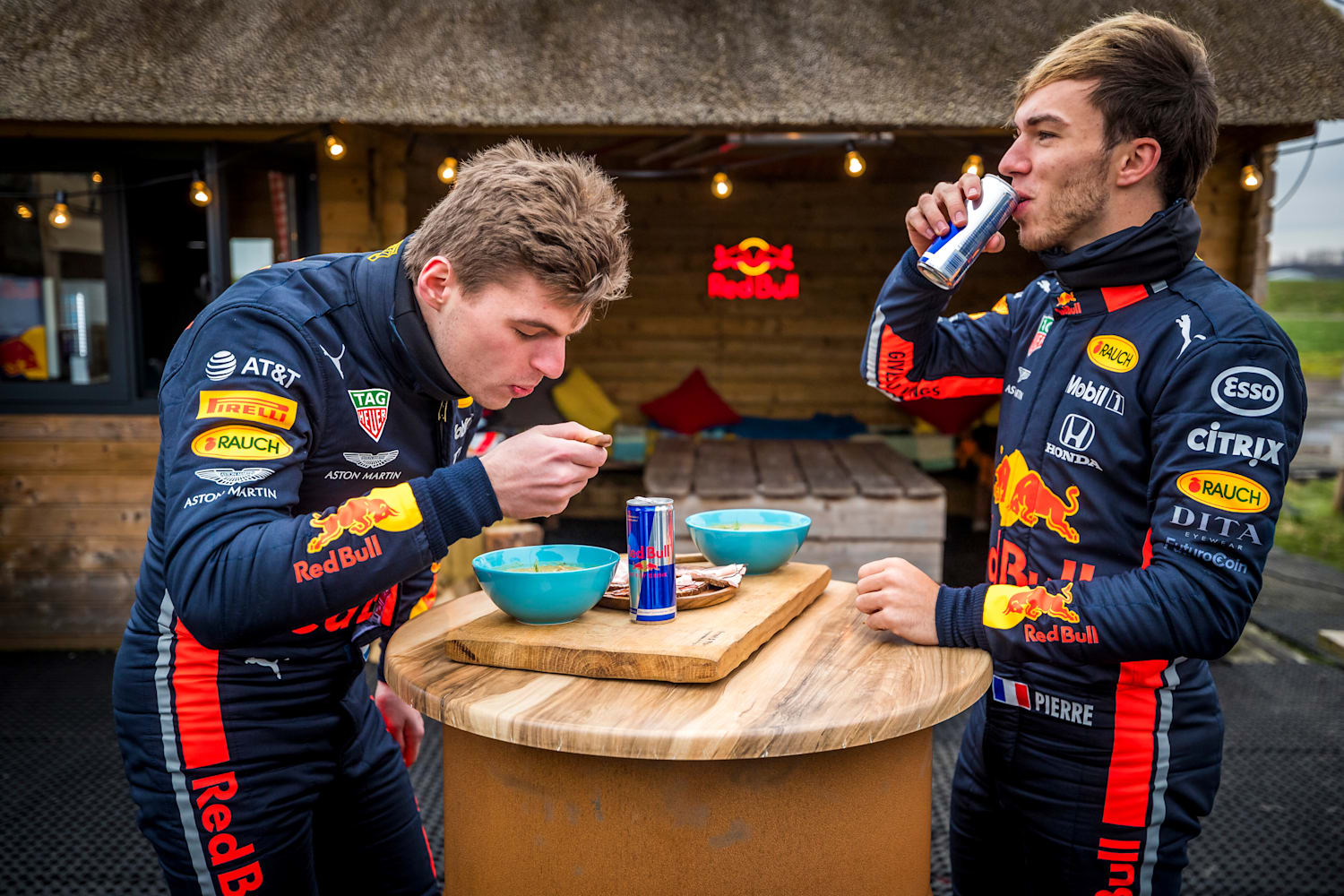 Do F1 drivers eat during a race?