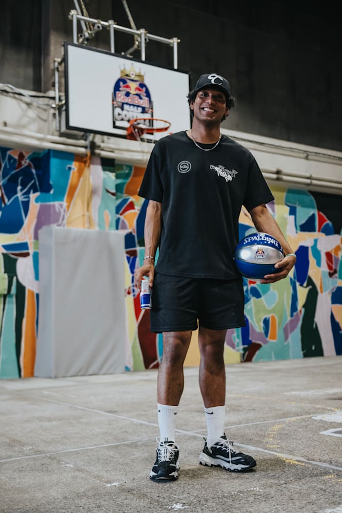 スピード感が異次元！」バスケ系インフルエンサー・クリスが、Red Bull