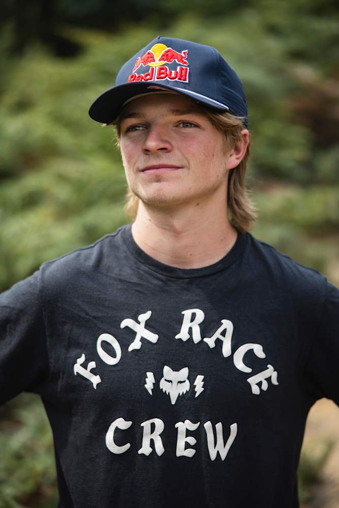 Asa Vermette: Downhill MTB – Red Bull Athlete Profile