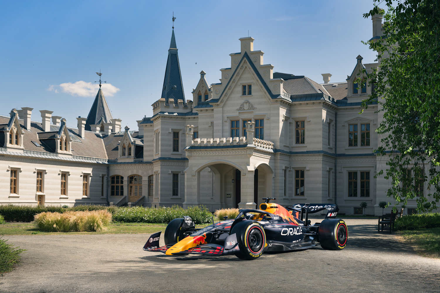 cost-f1-car-main