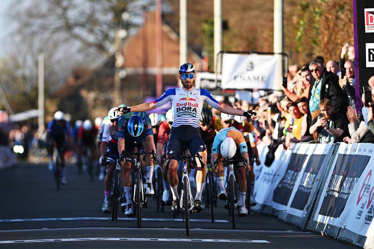 Jordi Meeus celebrates superior victory at Le Samyn