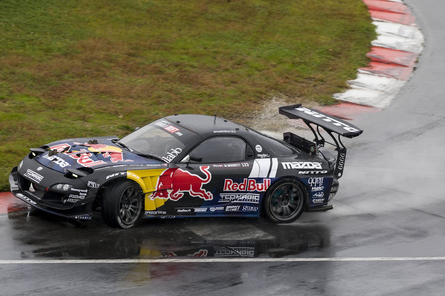 作品名【ニッポン ドリフト】第5話: 岡山国際サーキット｜マッド