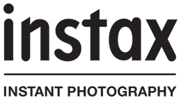 Logo de Instax Instant Photography partenaire du Red Bull Jour d'Envol.