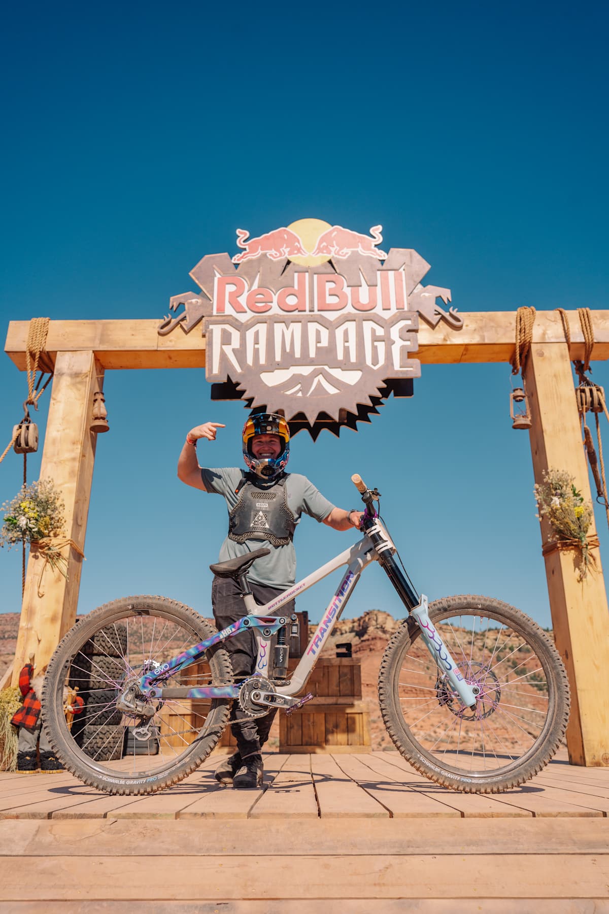 Hannah Bergemann con su Transition Bottlerocket en el Red Bull Rampage 2026