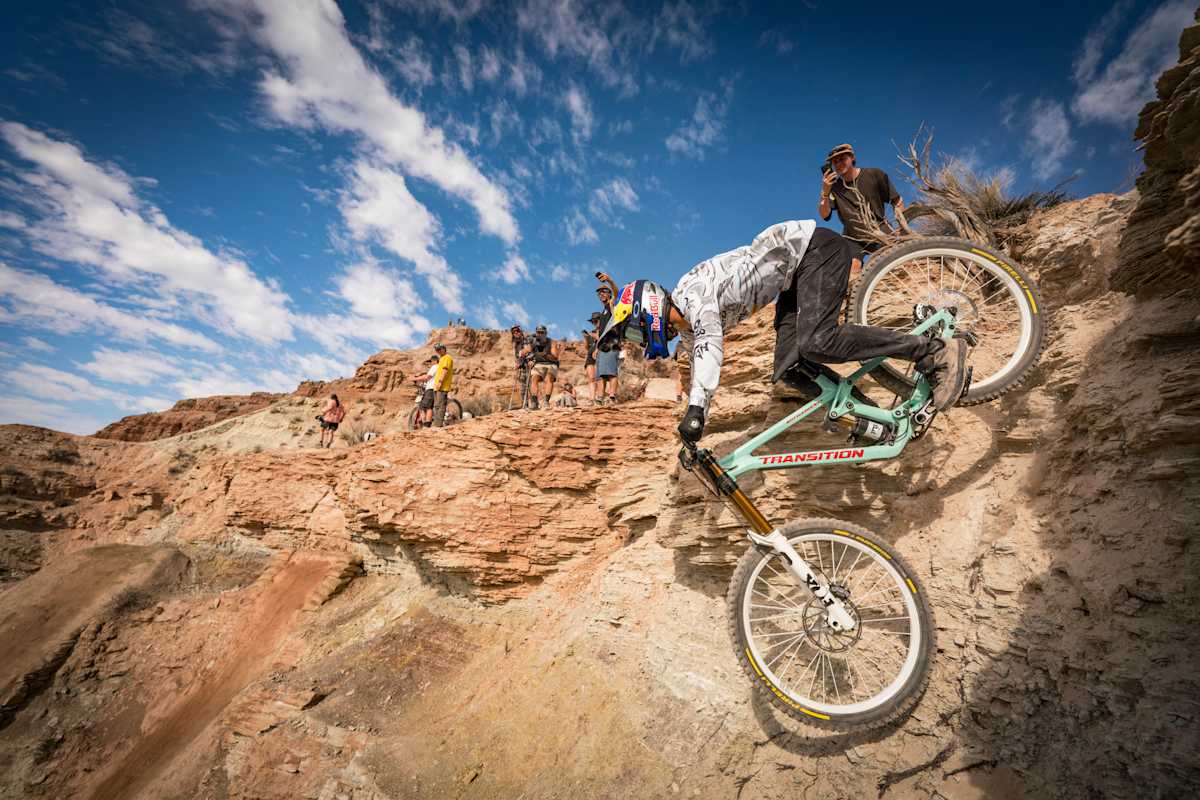 Rider en acción en el Red Bull Rampage 2026, Virgin, Utah