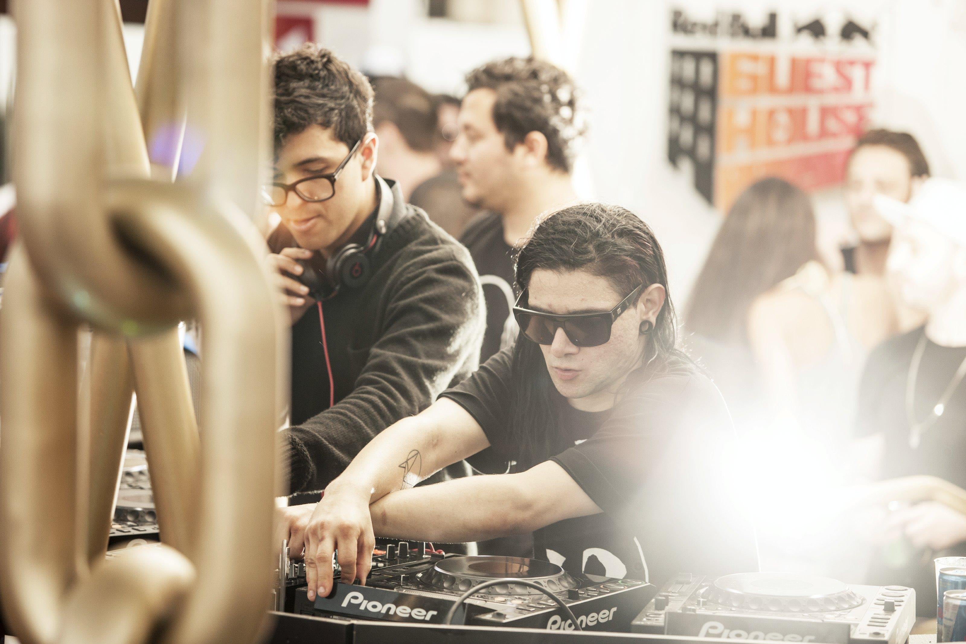 9 правил жизни дабстеп DJ Skrillex (Скриллекс)