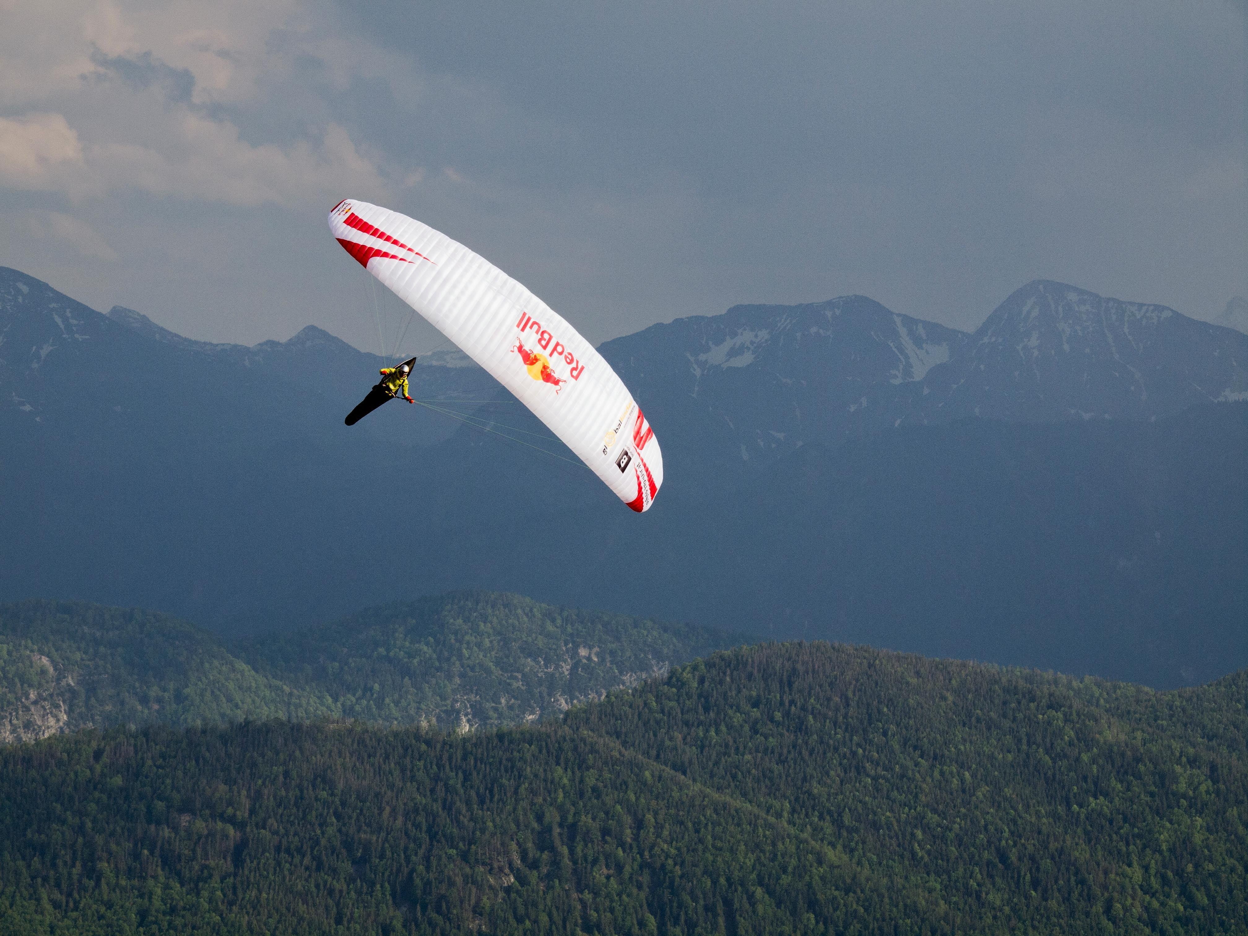 距離が伸び、更に過酷に！ Red Bull X-Alps 2013 7月7日（日） スタート