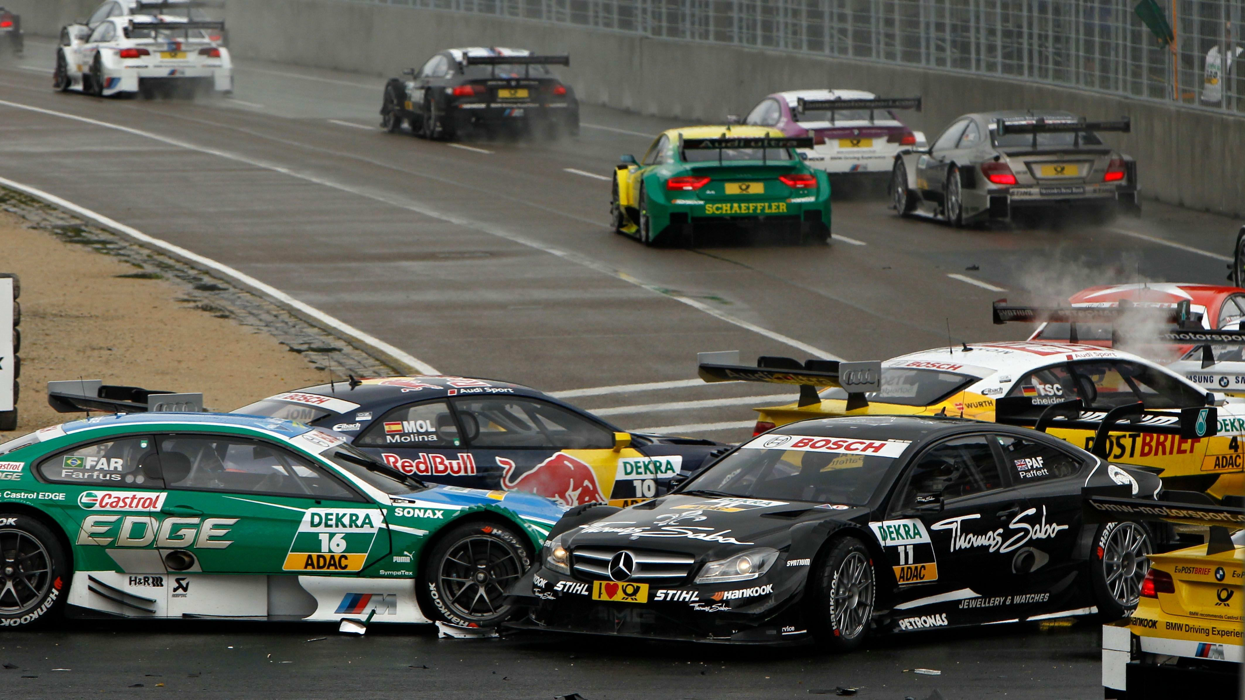 Продолжай гонку. DTM crash. DTM аварии. Гонки ДТМ 2012. Deutsche Tourenwagen Masters фото.