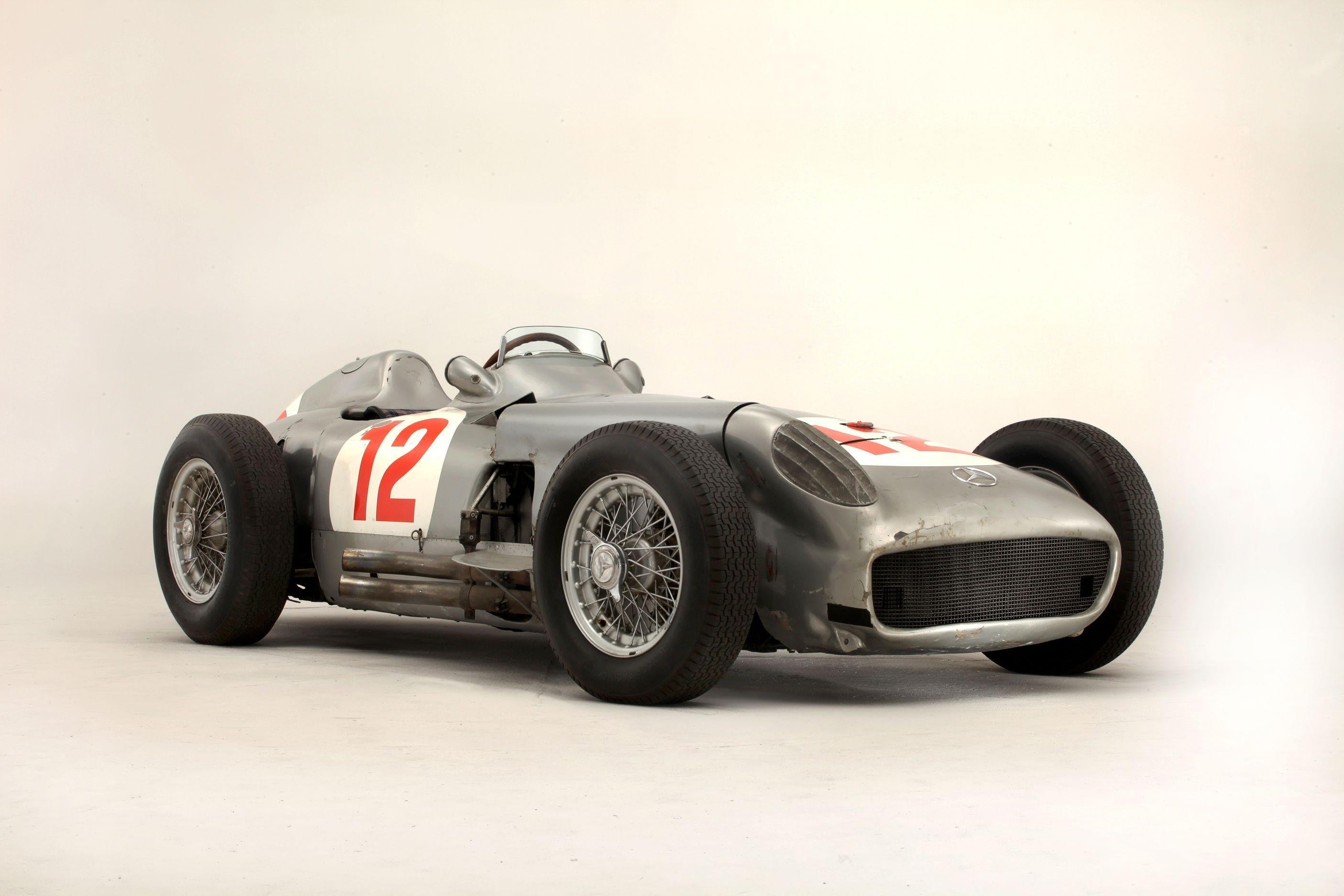 Mercedes Benz W196 Streamline Race-Car / Schuco Studio III