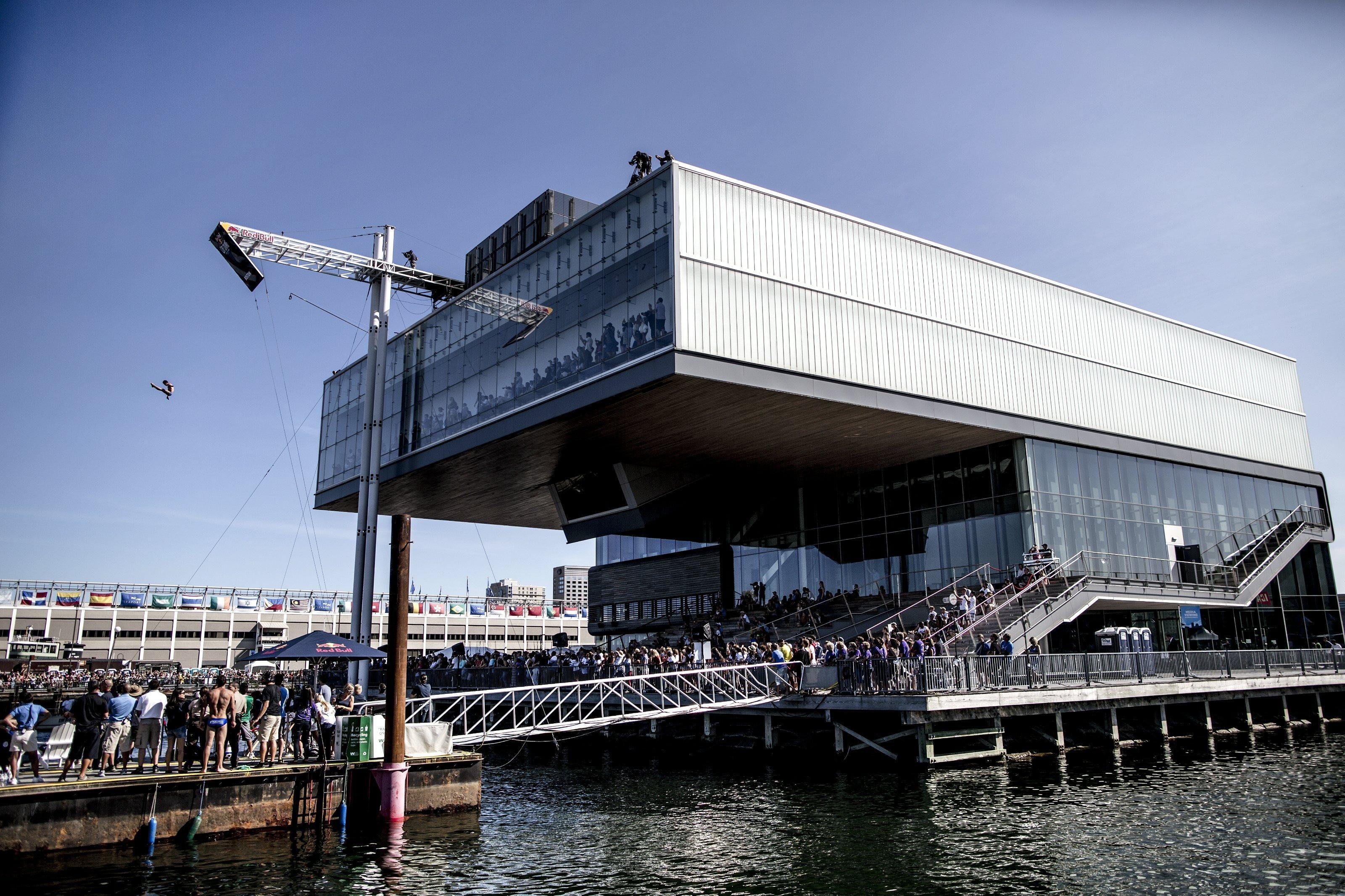 10 Spectacular Photos from Cliff Diving Boston