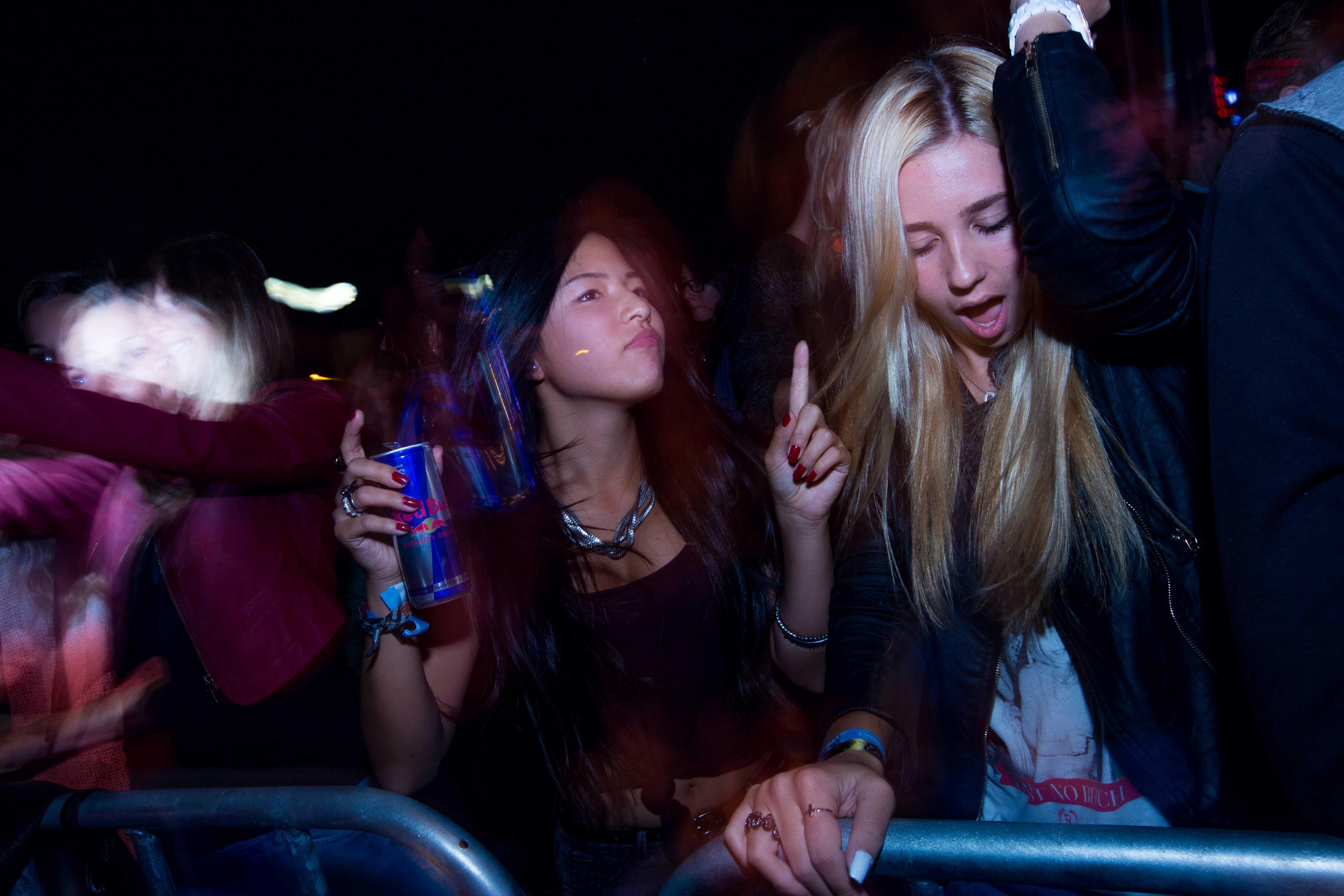 Red Bull Beat Boat PartyDance am DonauUfer