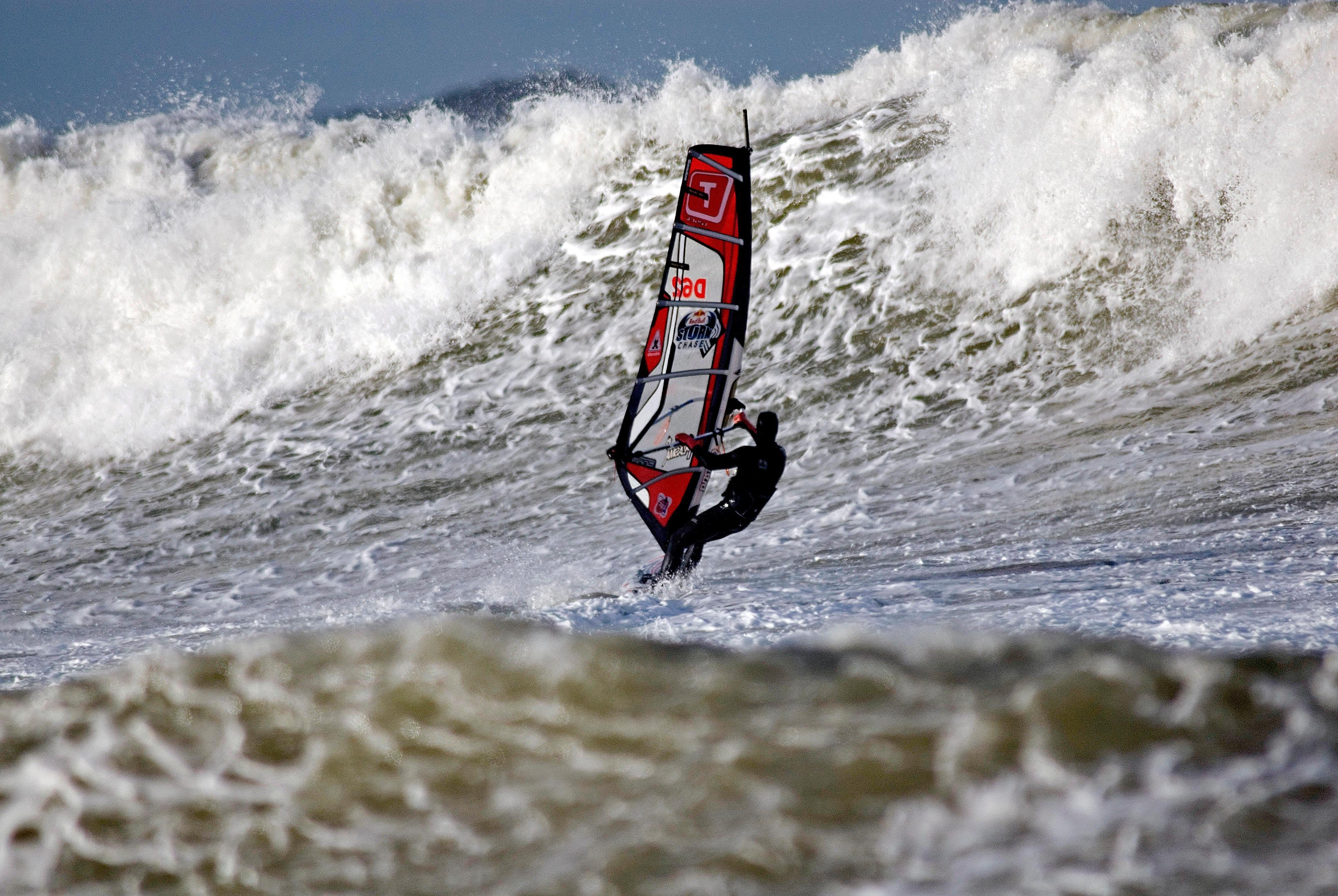 Robby Naish surfing