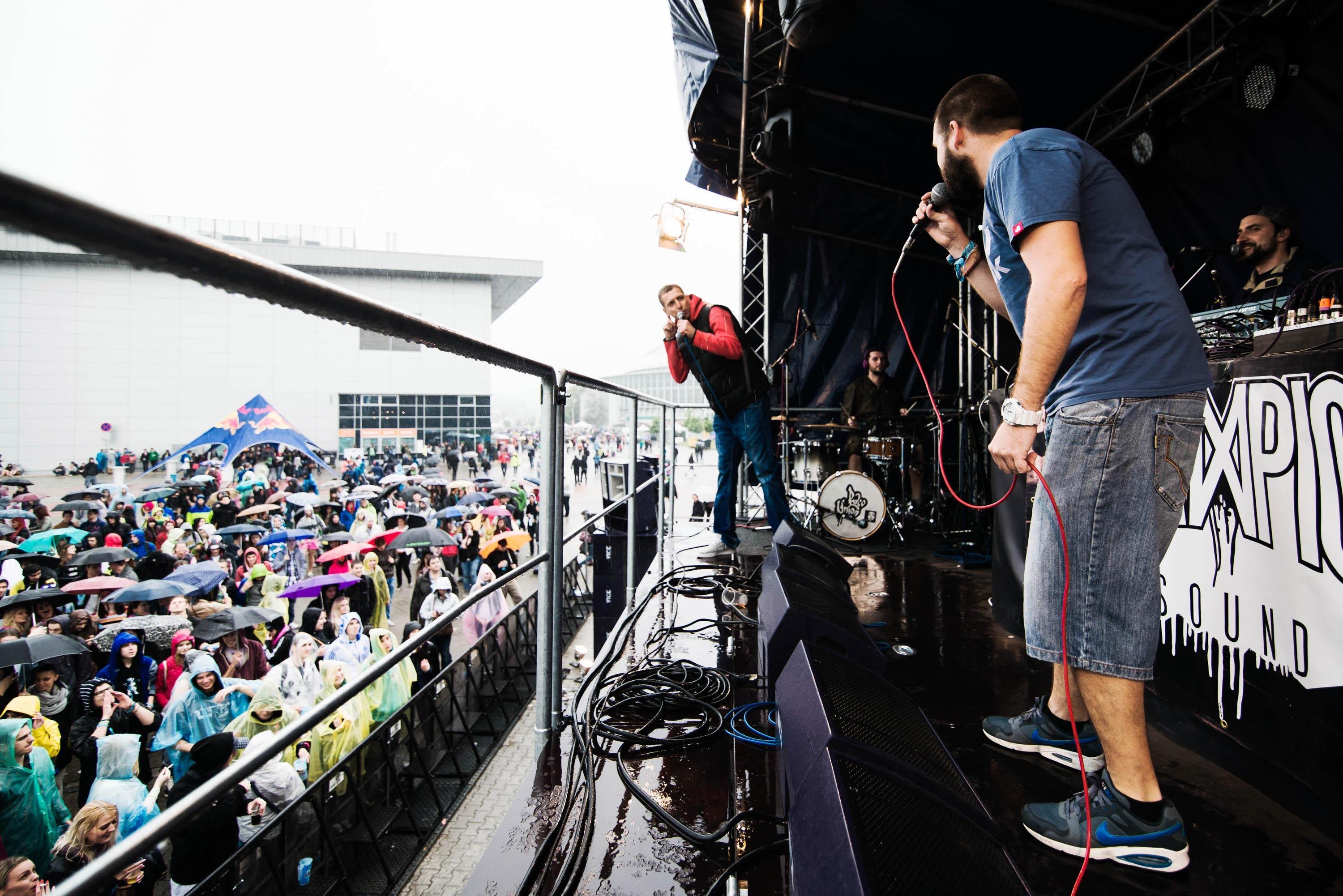 Red-Bull-Tour-Bus-Brno-Fotky