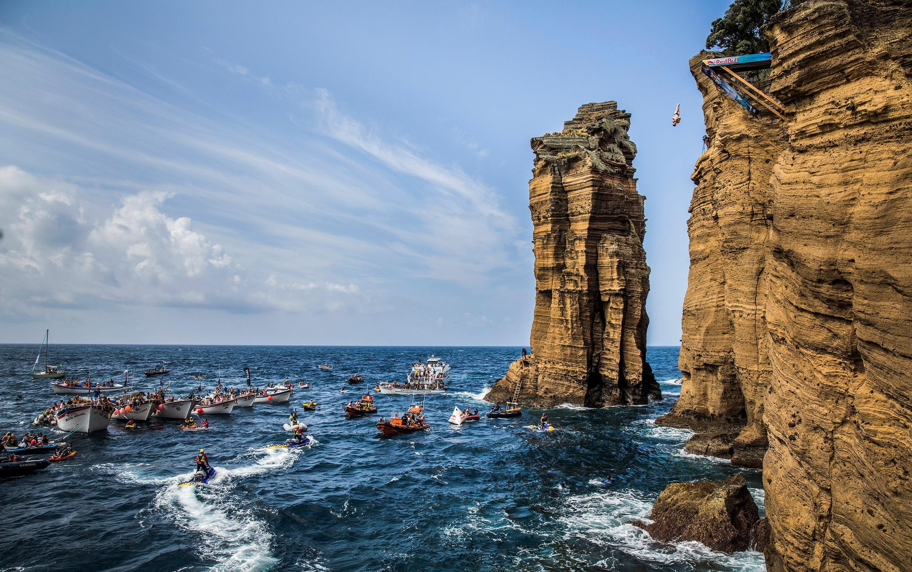 World cliff. Дайвинг в Португалии. Клифф дайвинг. 200 Метровая скала. Батуми скалы.