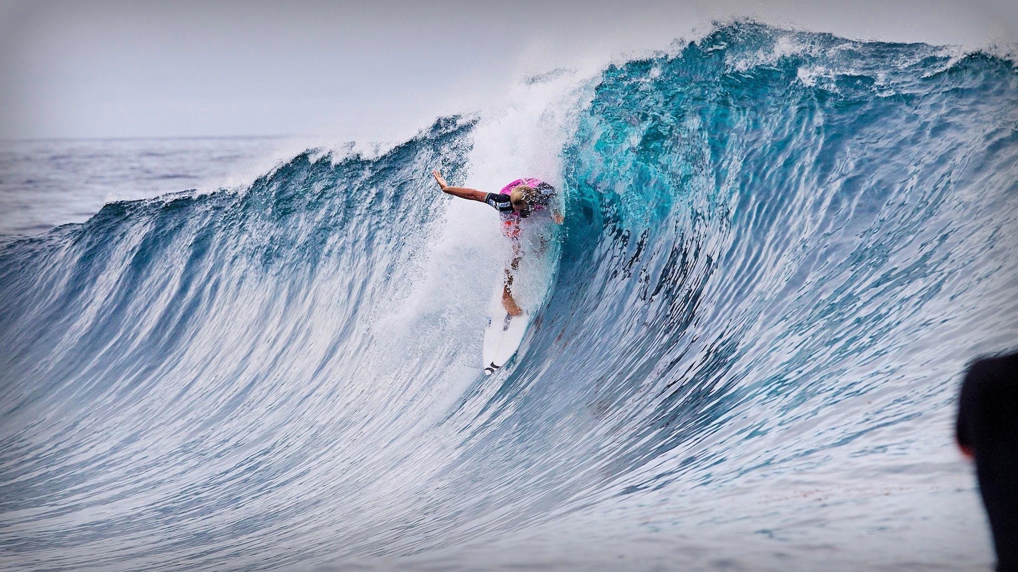 Волна крутой. Сёрфинг в Тихапу на Таити fr Pol. Сёрфинг на Таити в 19 веке. Surf Legends more. Ace steep.