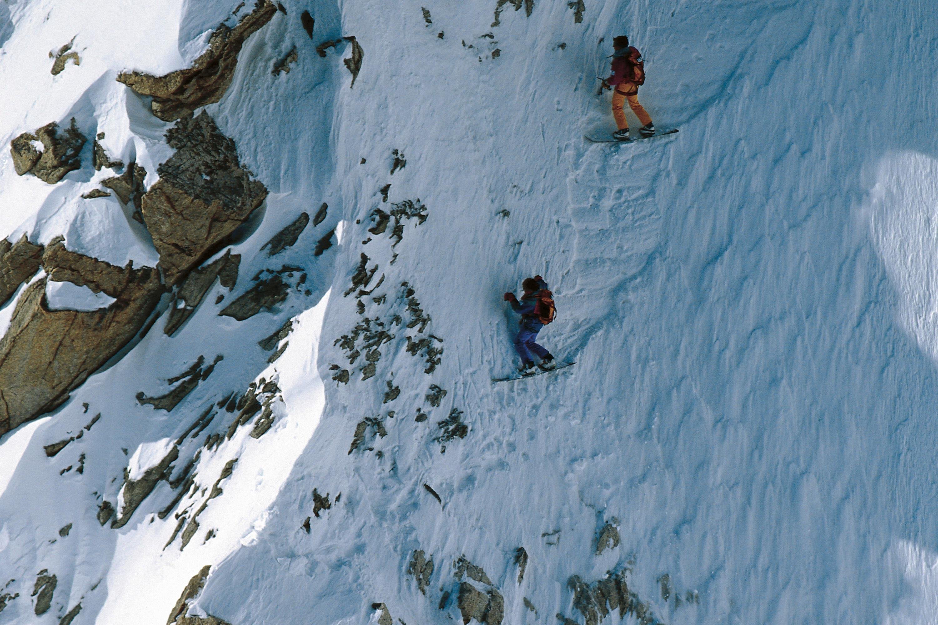 Вертикальный спуск. Монблан сноуборд. Aiguille du Midi спуск скалолазный. Склон Вертикаль. Крутизна горы.