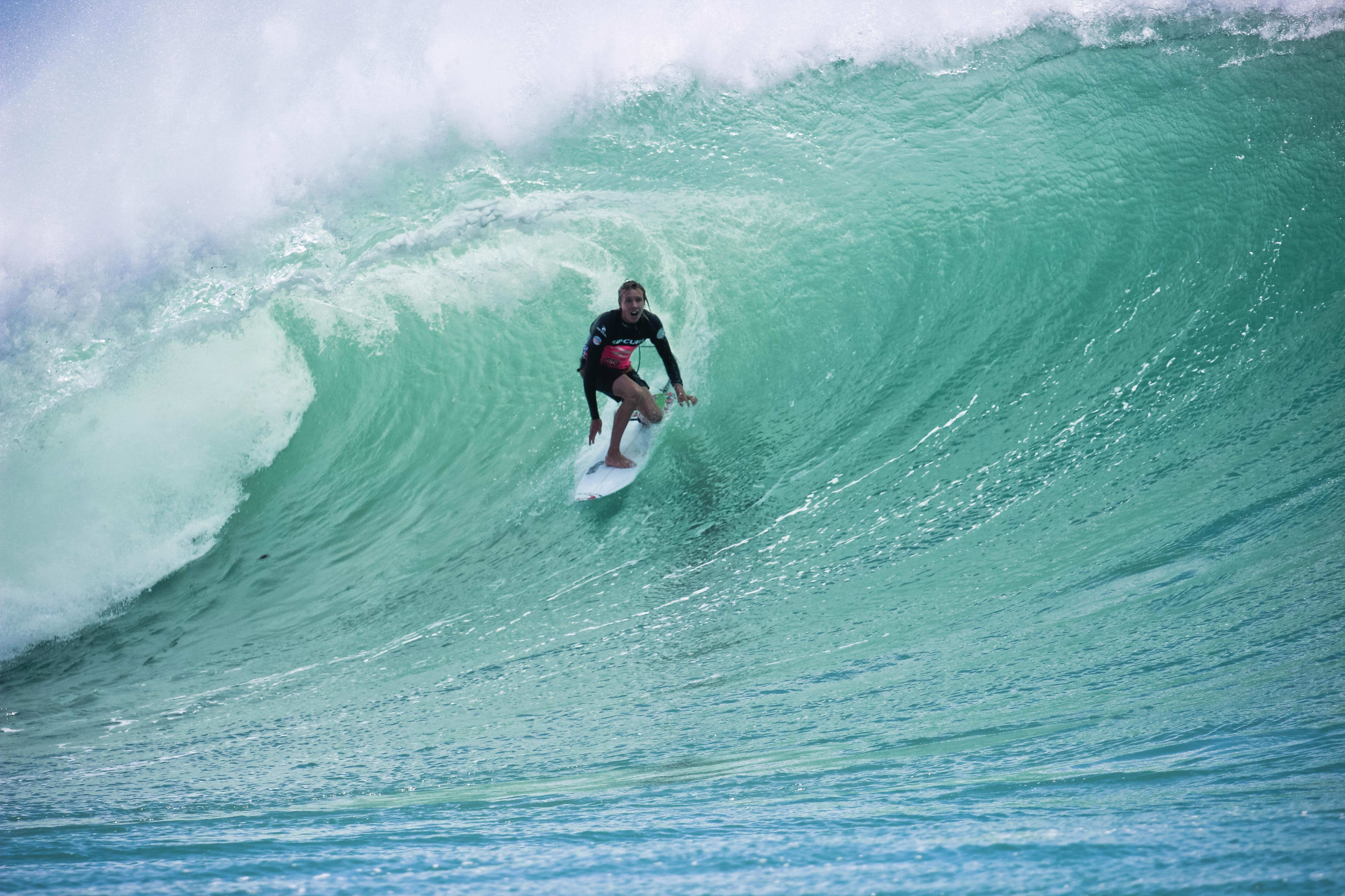 Green Room Riding A Wave Tunnel
