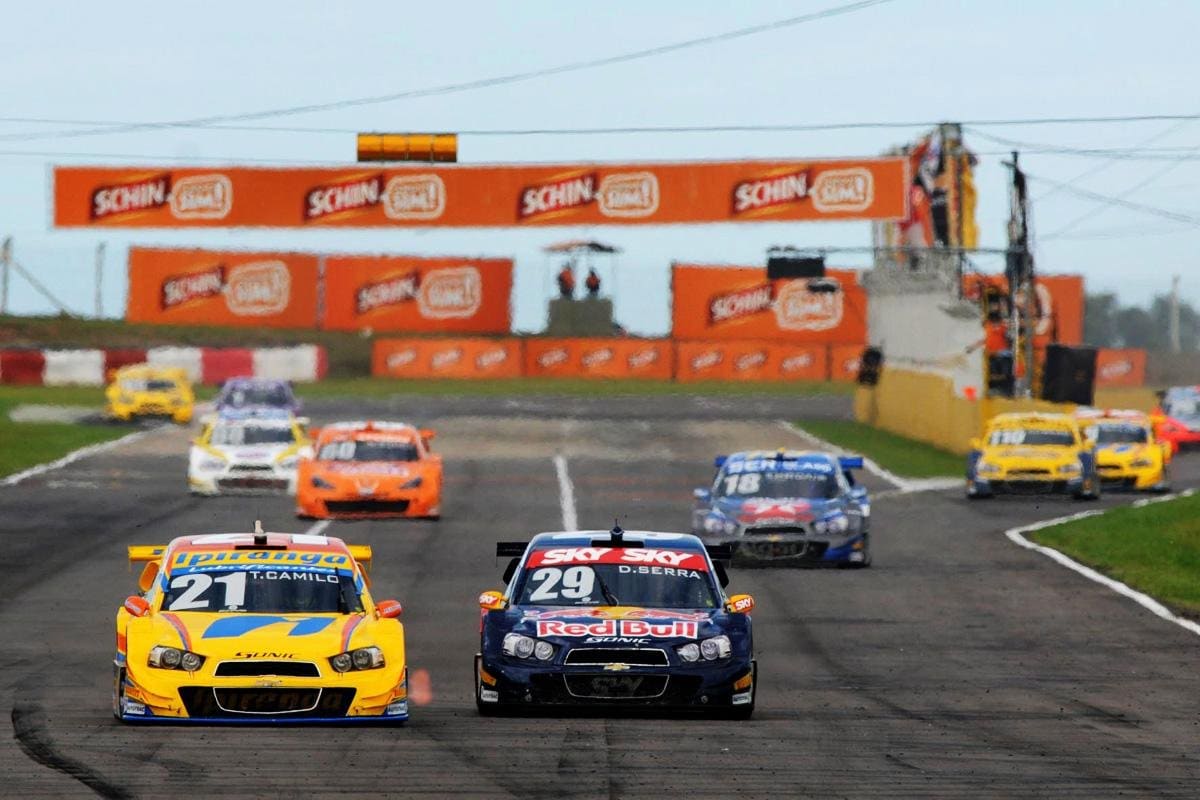 Carros e Corridas Julio Campos é o terceiro maior pontuador da etapa de  Curitiba da Stock Car - Carros e Corridas