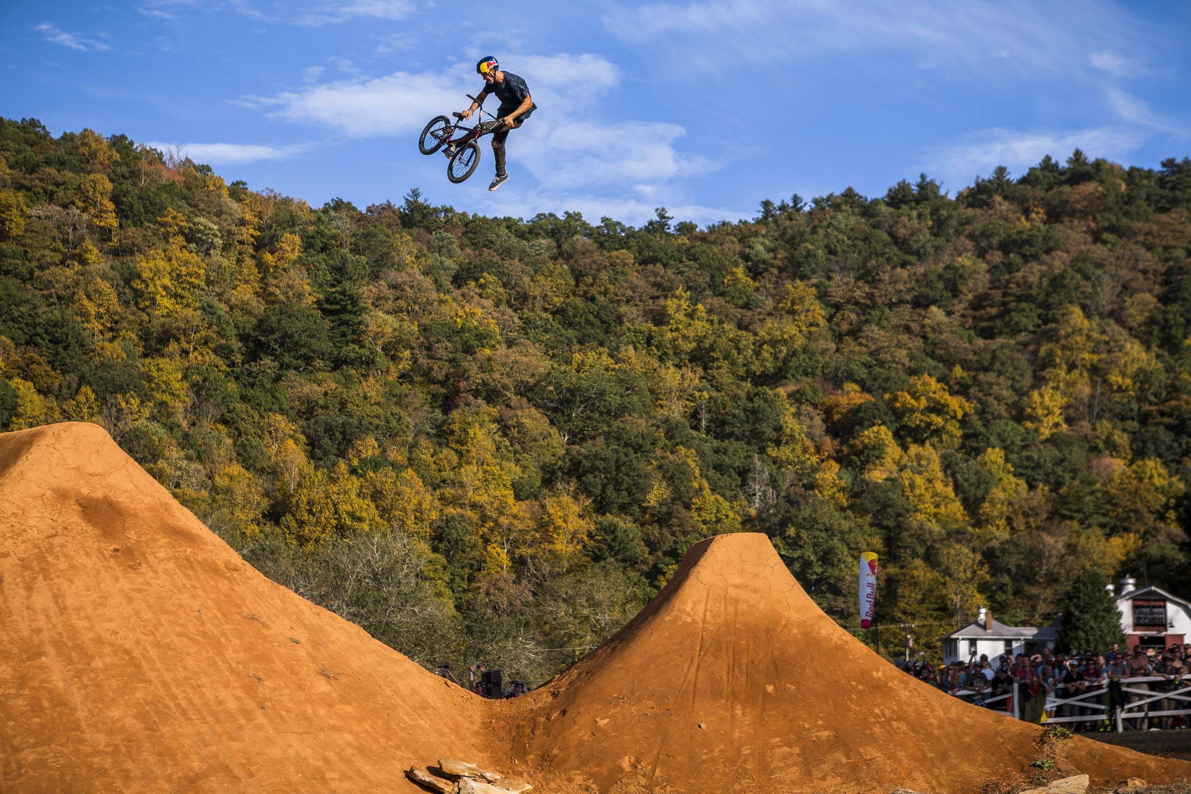 Дерта. BMX дерт. NAC NAC BMX. Прыжок МТБ дерт. Бмх дерт трасса.