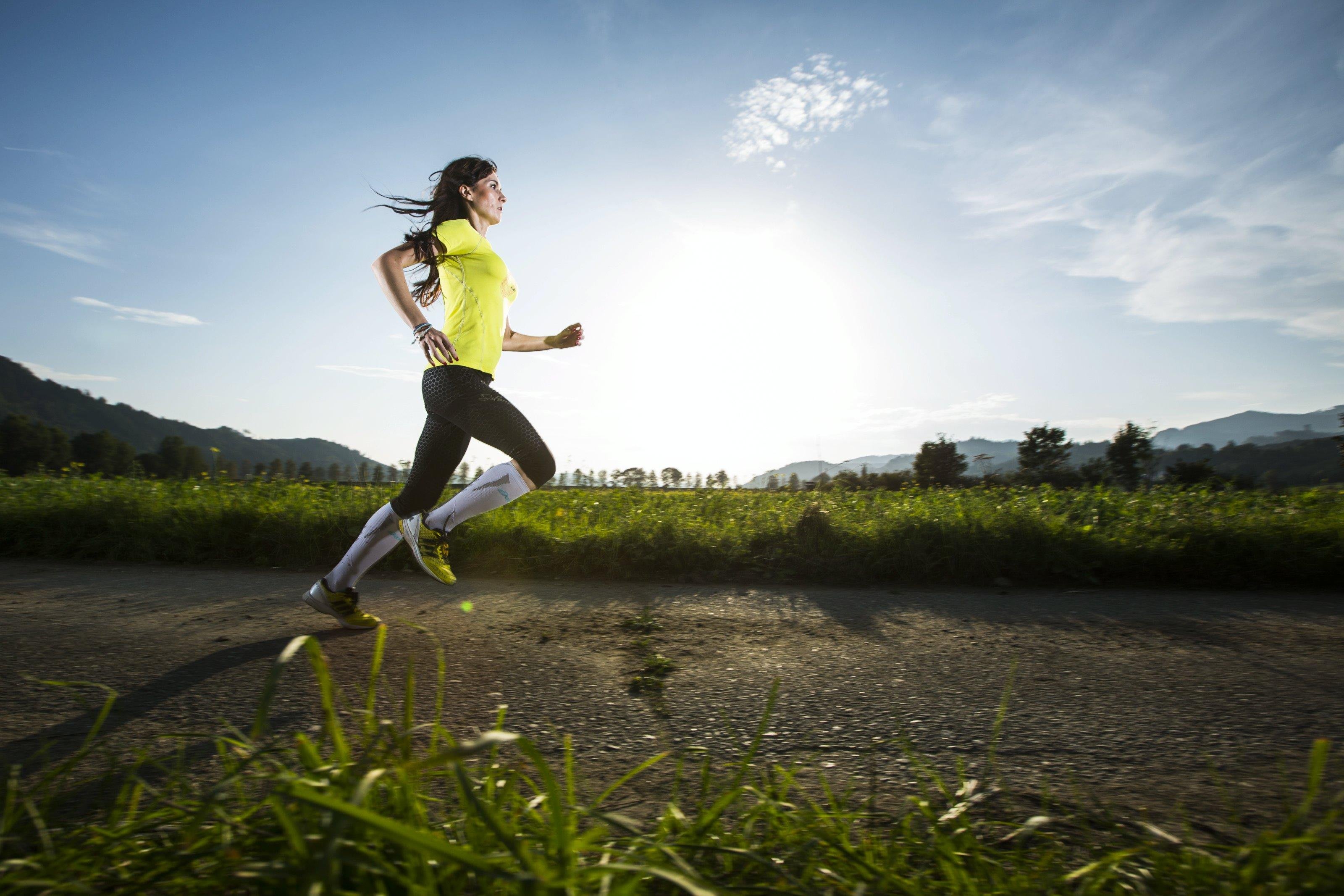 Running world. Приключения тела бег. Run for your Life девочка. For Running. Running for her Life 2016.