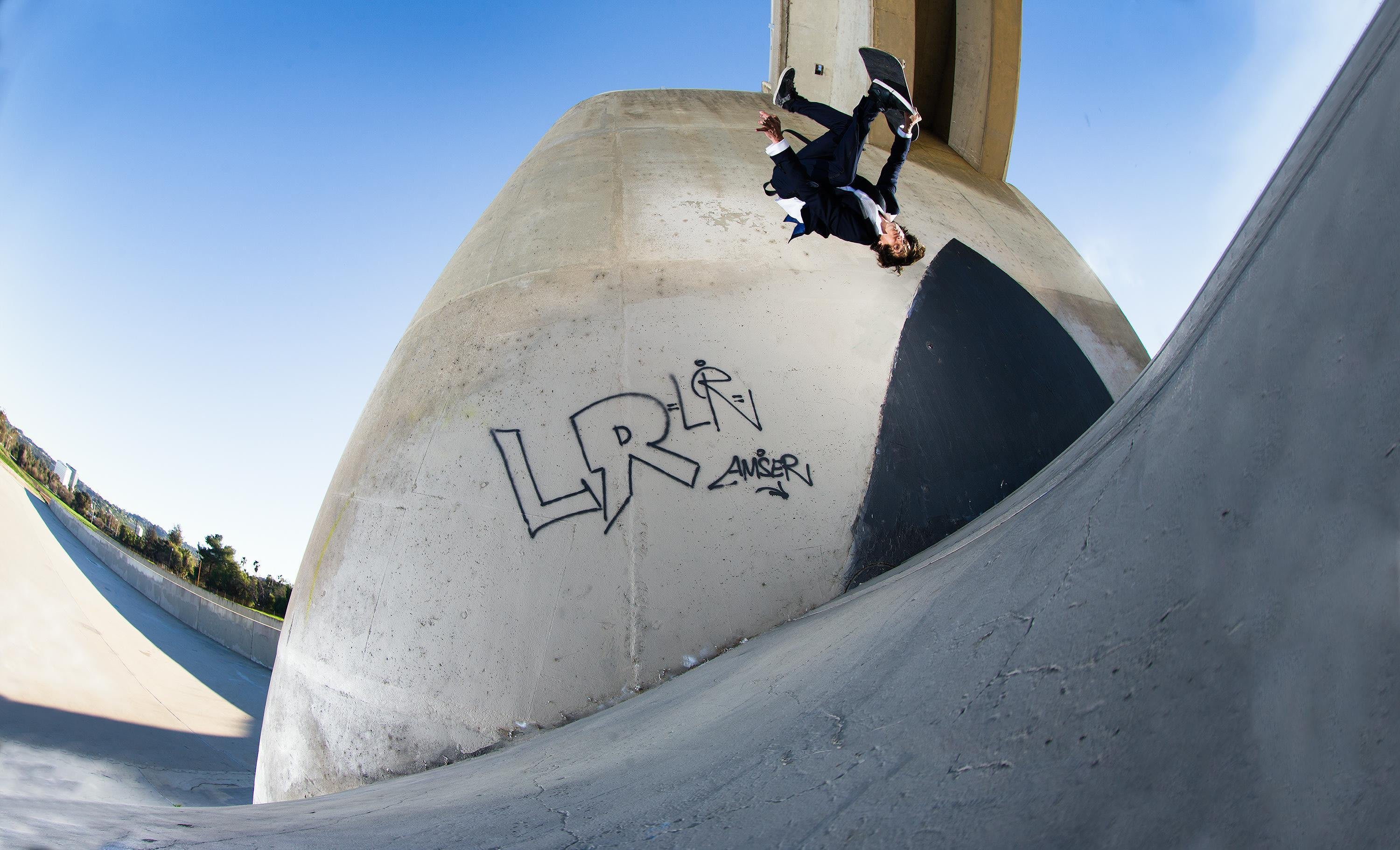 Cirkus komfortabel Stå sammen Skateboarding stuntman William Spencer video | Red Bull