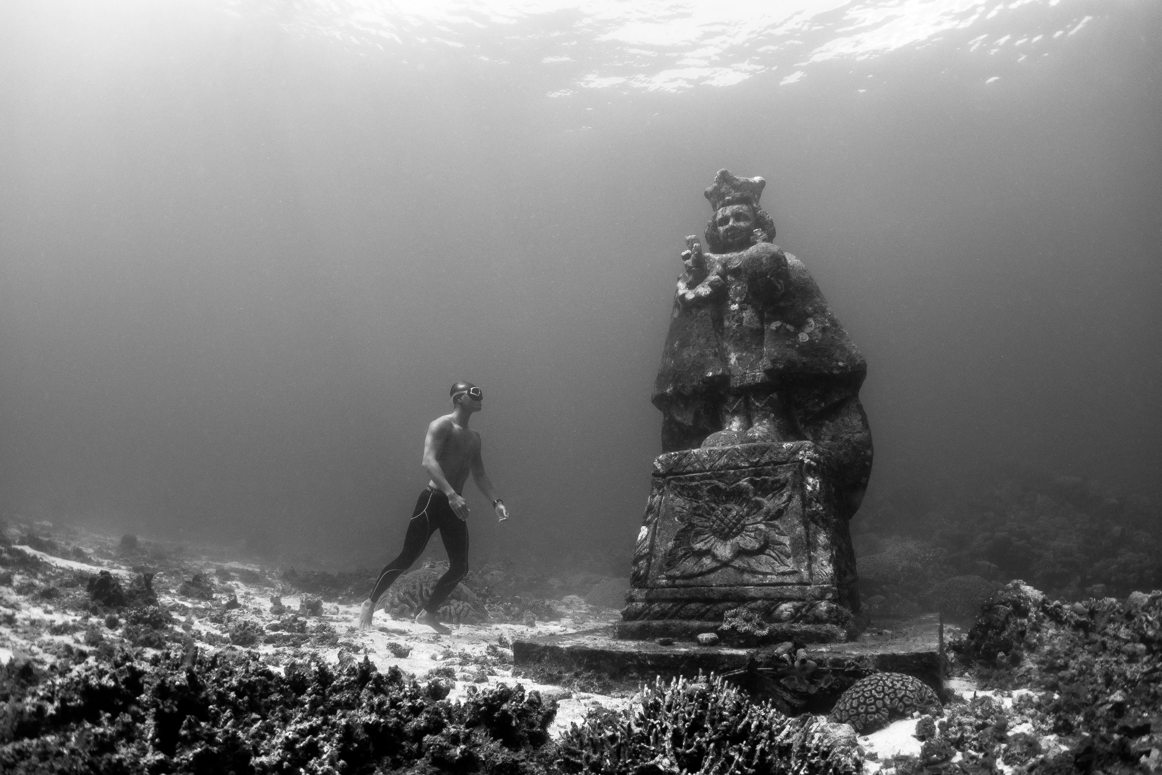 9 Fascinating Underwater Statues to See