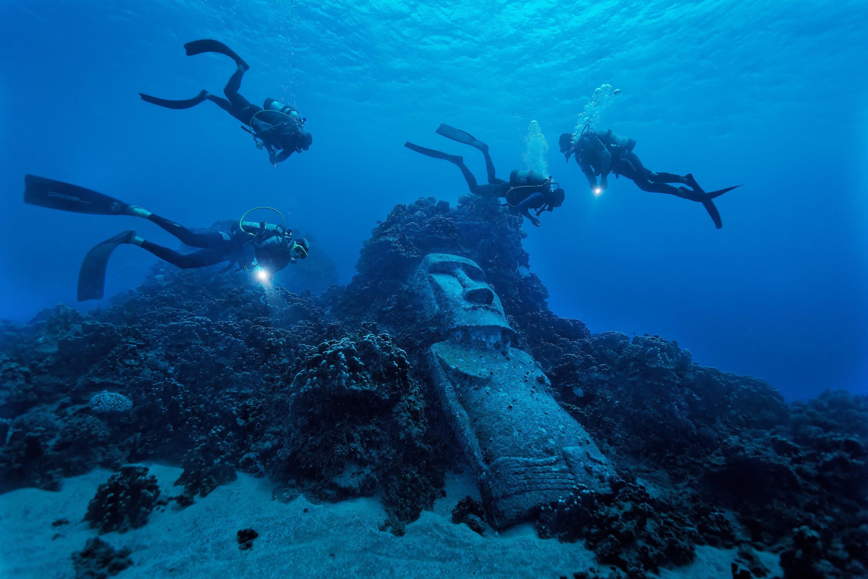 Underwater statues in the world: Top 10 sculptures