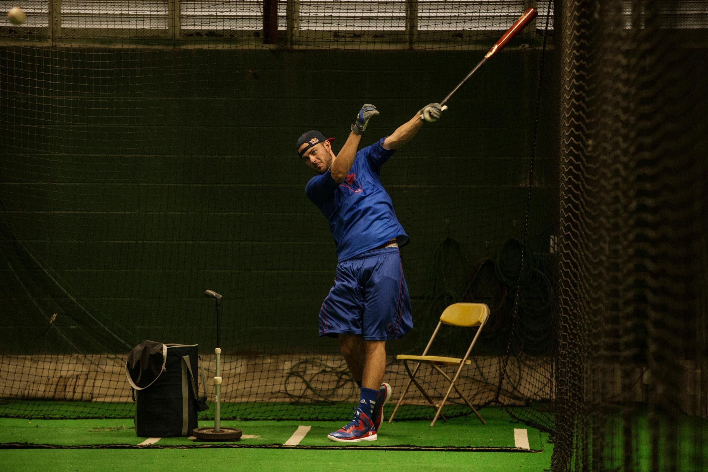 Kris Bryant hits cage with dad to tweak swing into MVP form