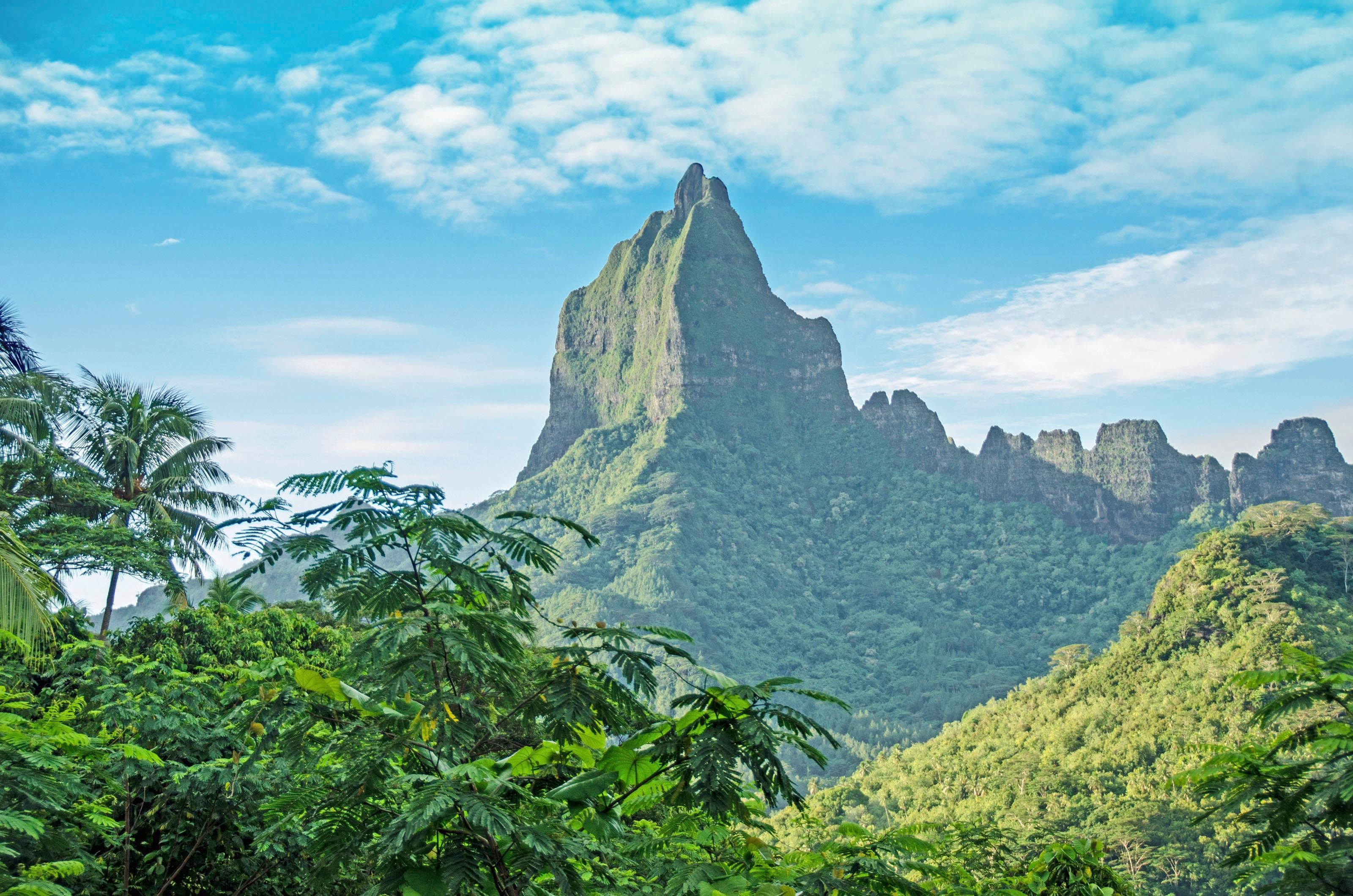 世界 の 人気 美しい 山 ベスト 10