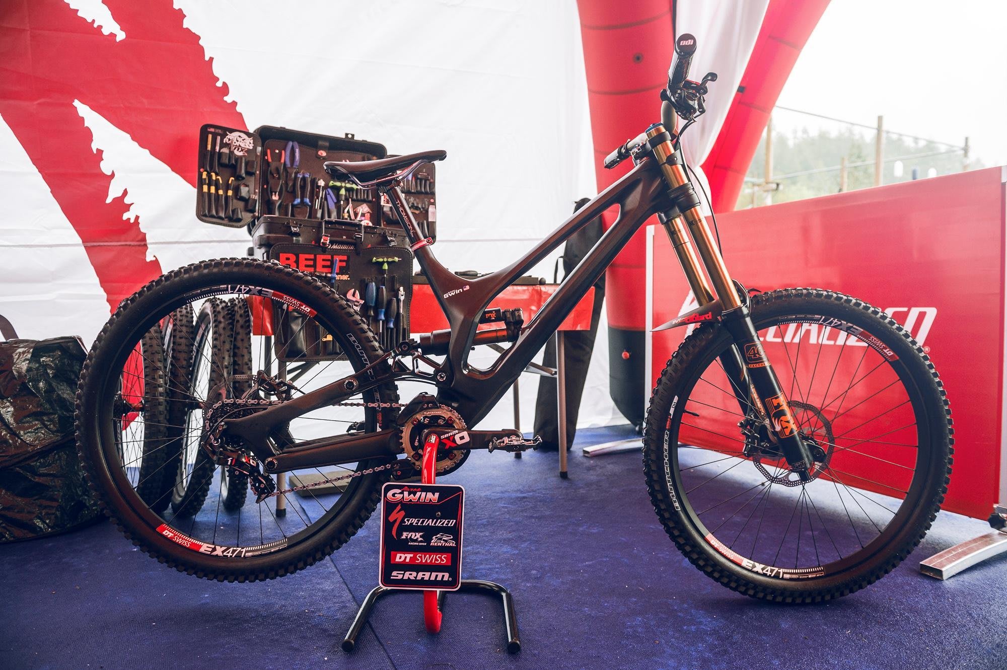 Aaron Gwin Specialized SWorks Demo bike check