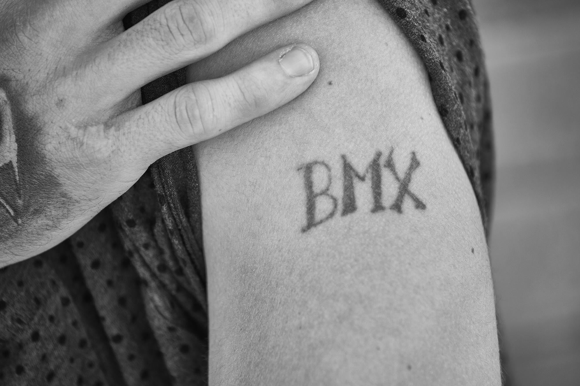 Тату BMX на руку
