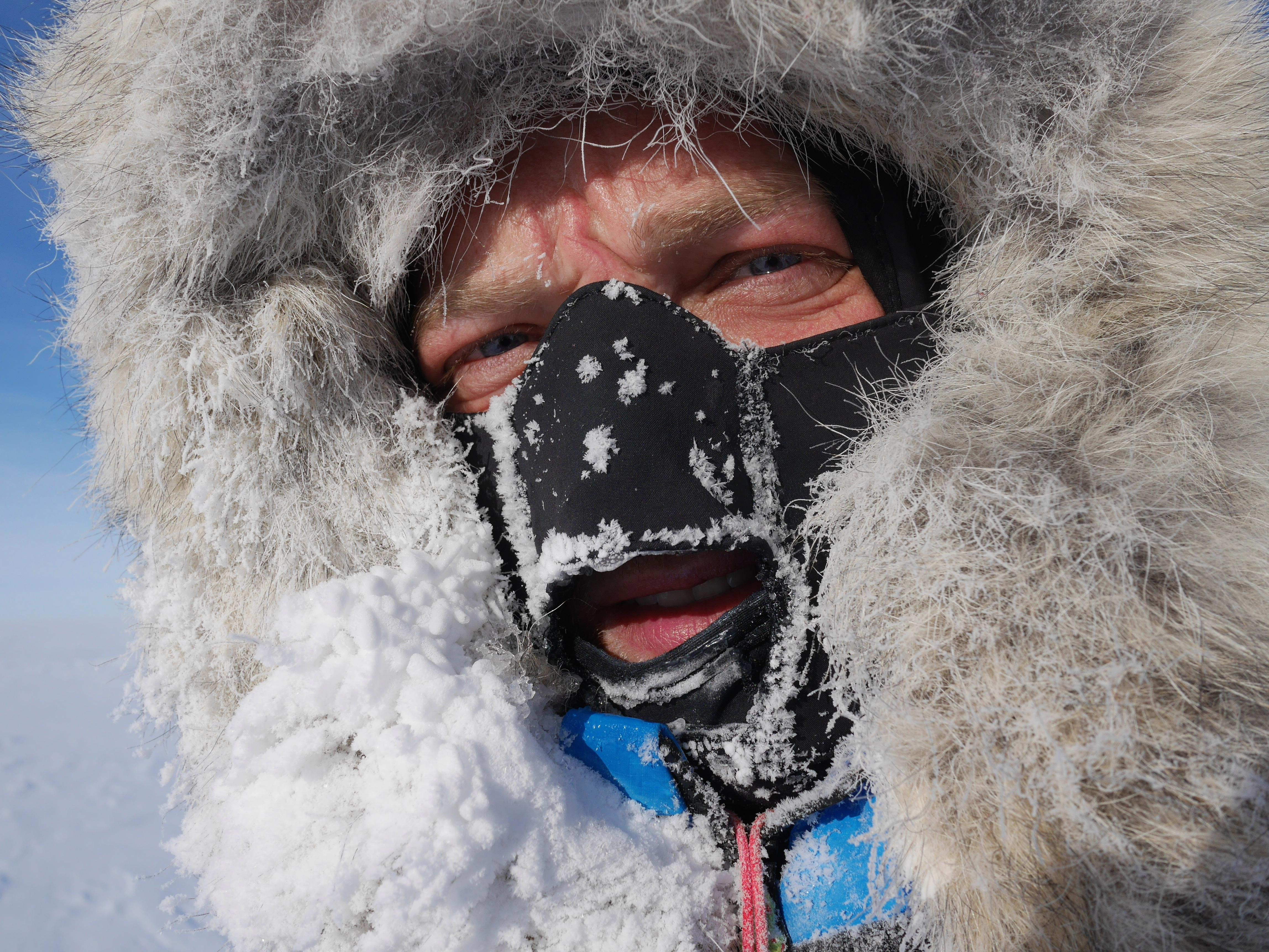 путешественник. полярник картинка. полярники россии. полярник с бородой. северный полюс.