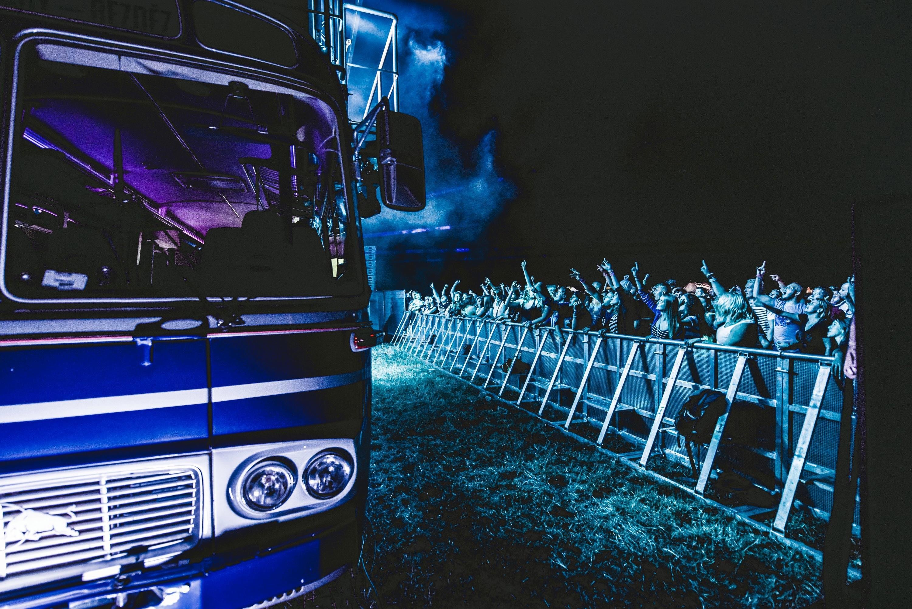 Red Bull Tour Bus - zajímavé osobnosti a koncerty